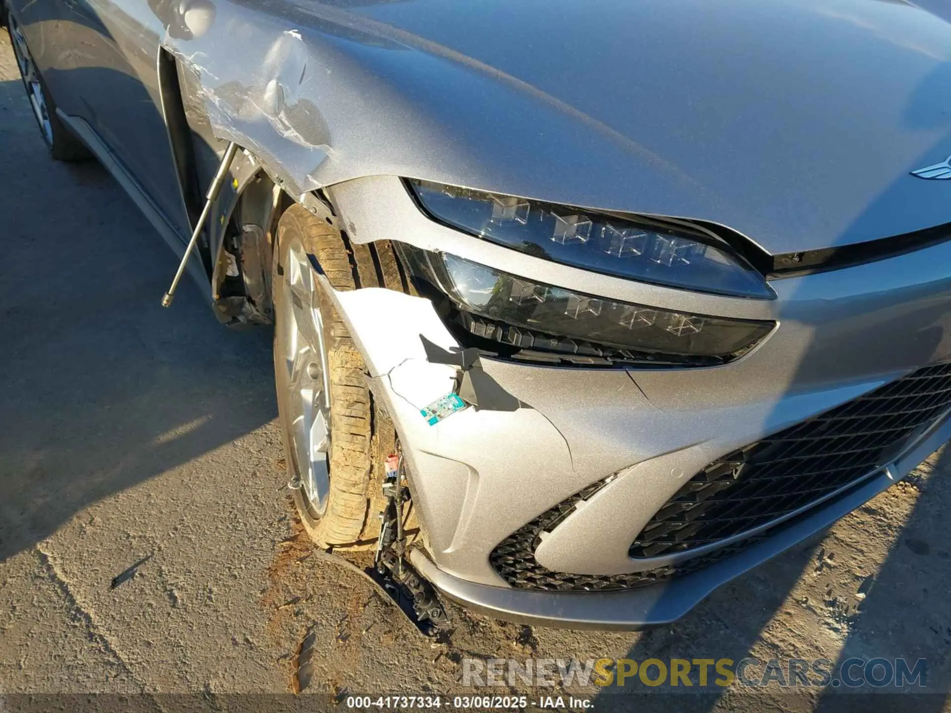 19 Photograph of a damaged car KMUKEDTB2PU014545 GENESIS GV60 2023