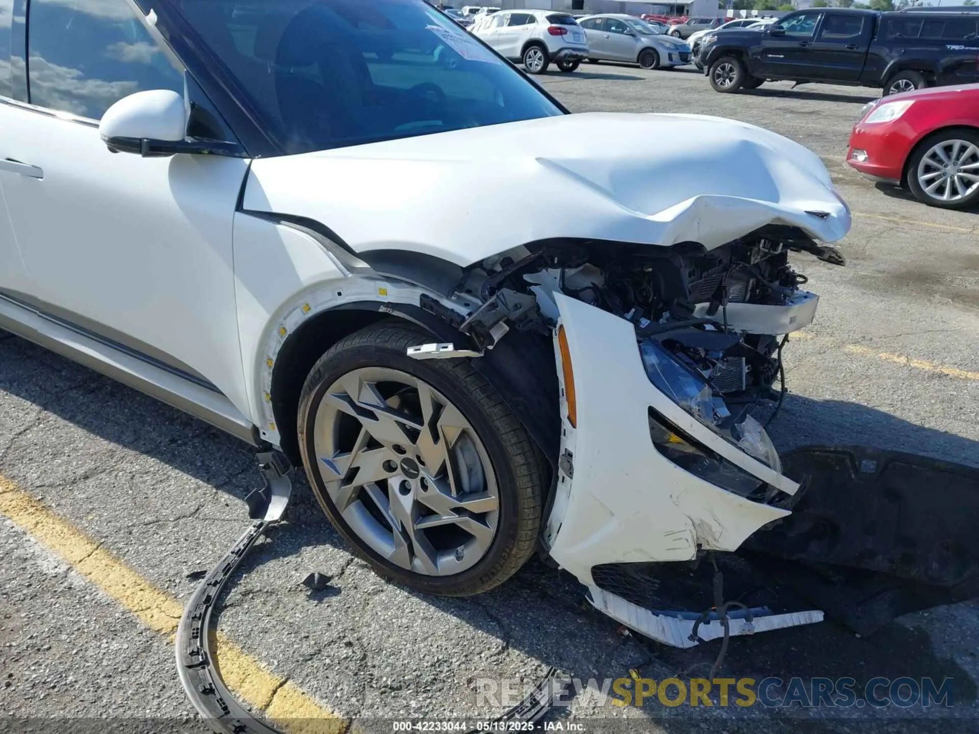 21 Photograph of a damaged car KMUKEDTB2PU014917 GENESIS GV60 2023