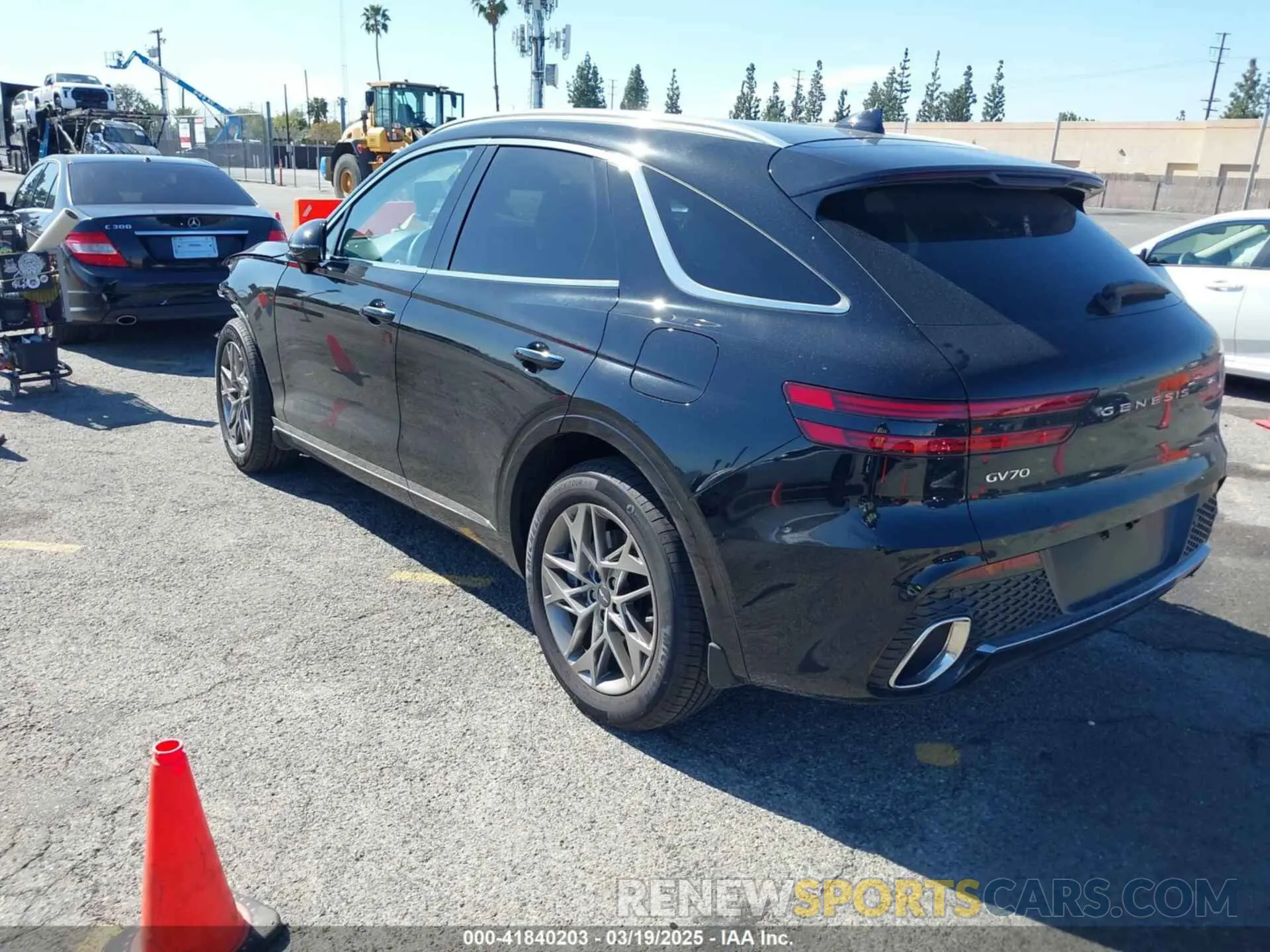 3 Фотография поврежденного автомобиля 5NMMADTB6RH002125 GENESIS GV70 2024