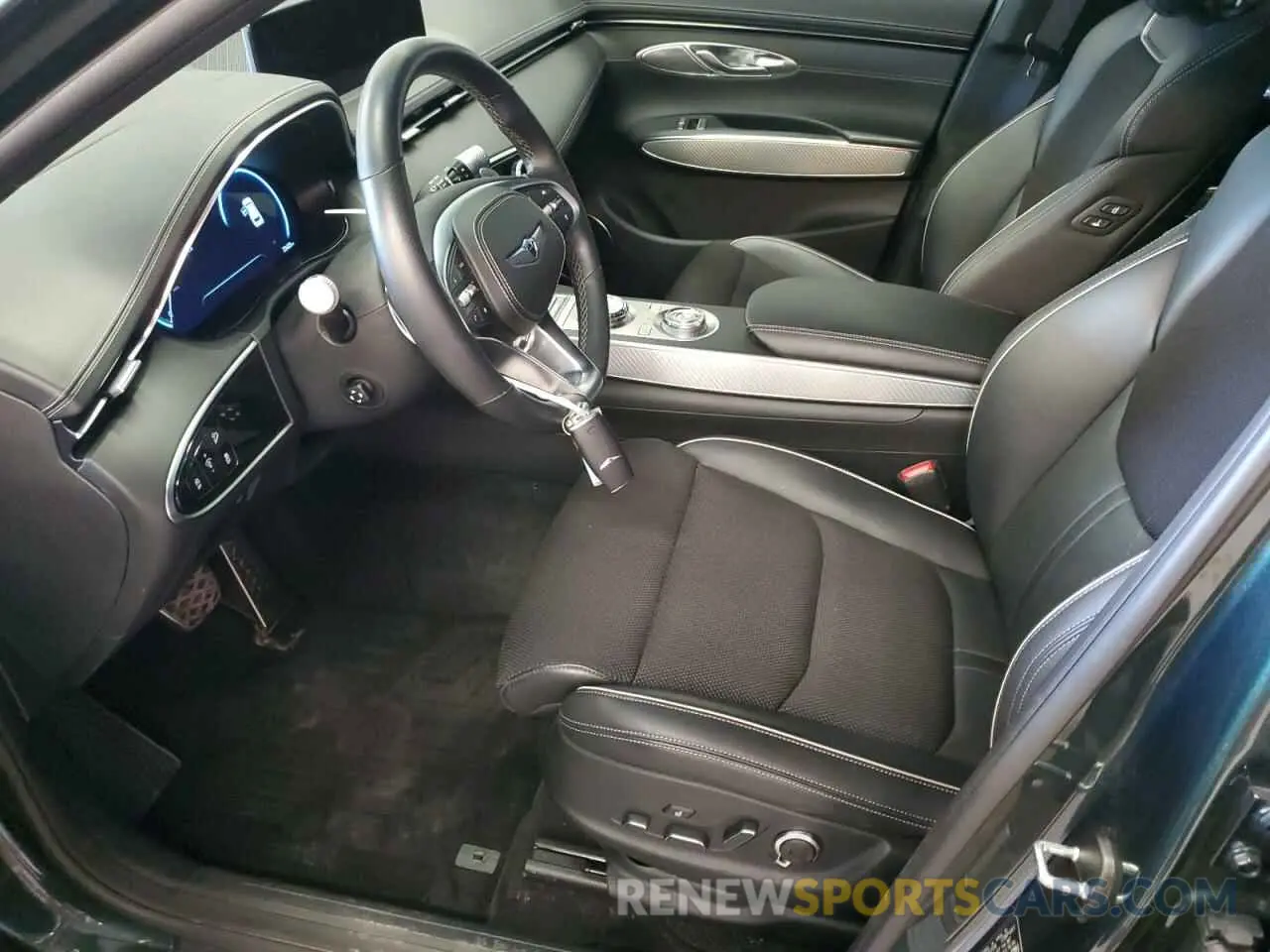 7 Фотография поврежденного автомобиля KMUMADTB7PU088094 GENESIS GV70 BASE 2023