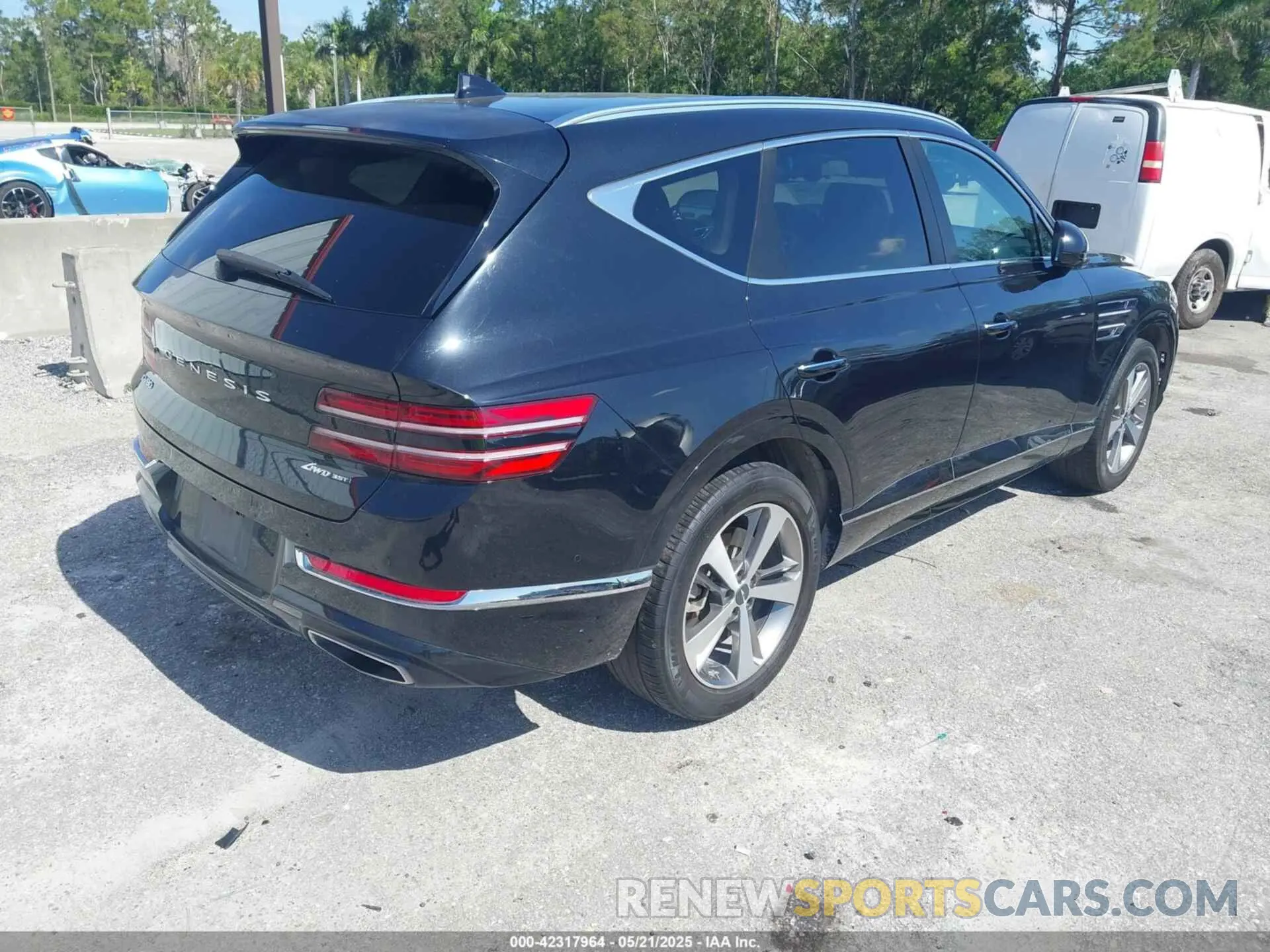 4 Photograph of a damaged car KMUHCESC1MU058760 GENESIS GV80 2021