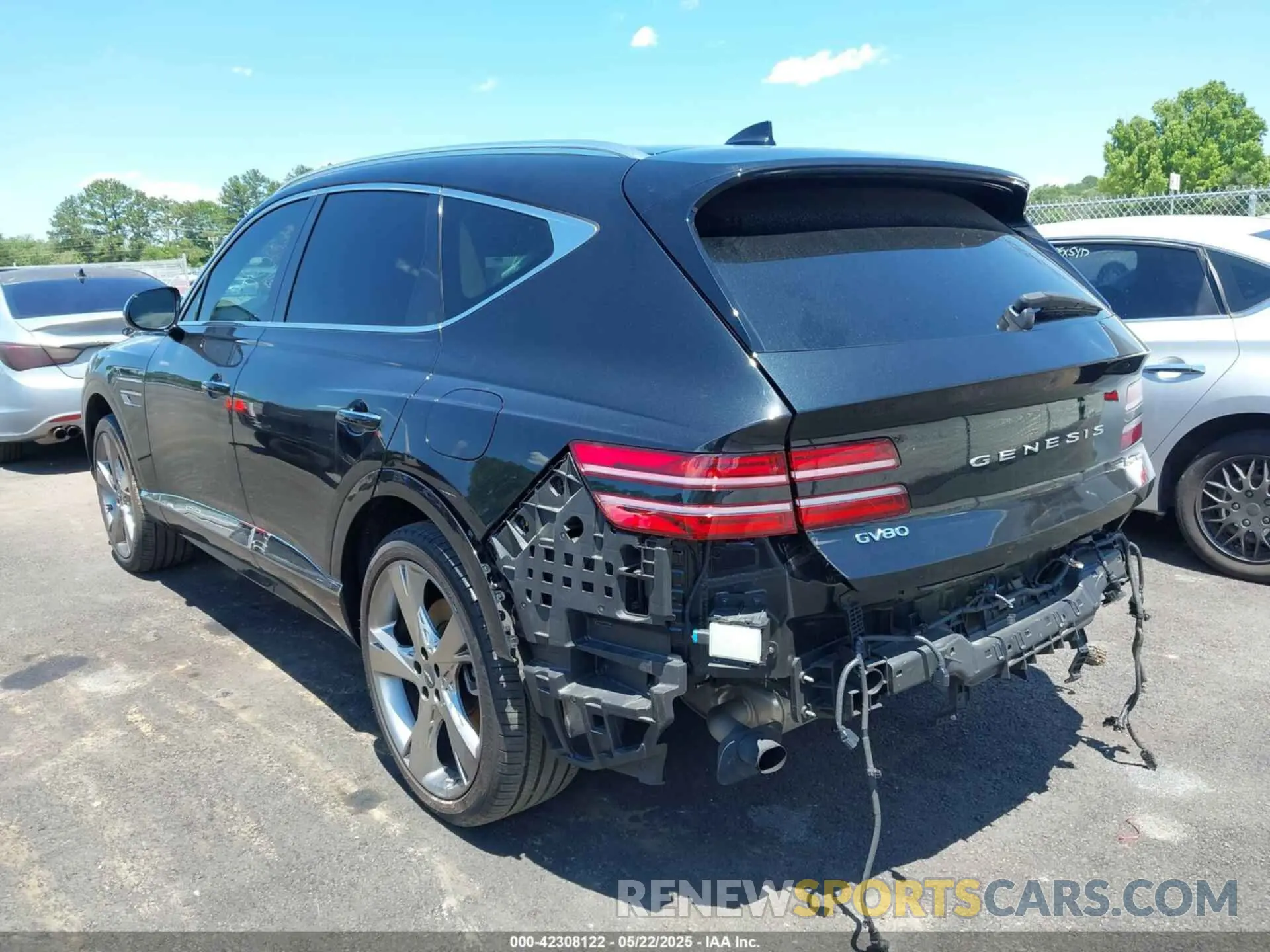 3 Photograph of a damaged car KMUHCESC4MU031634 GENESIS GV80 2021
