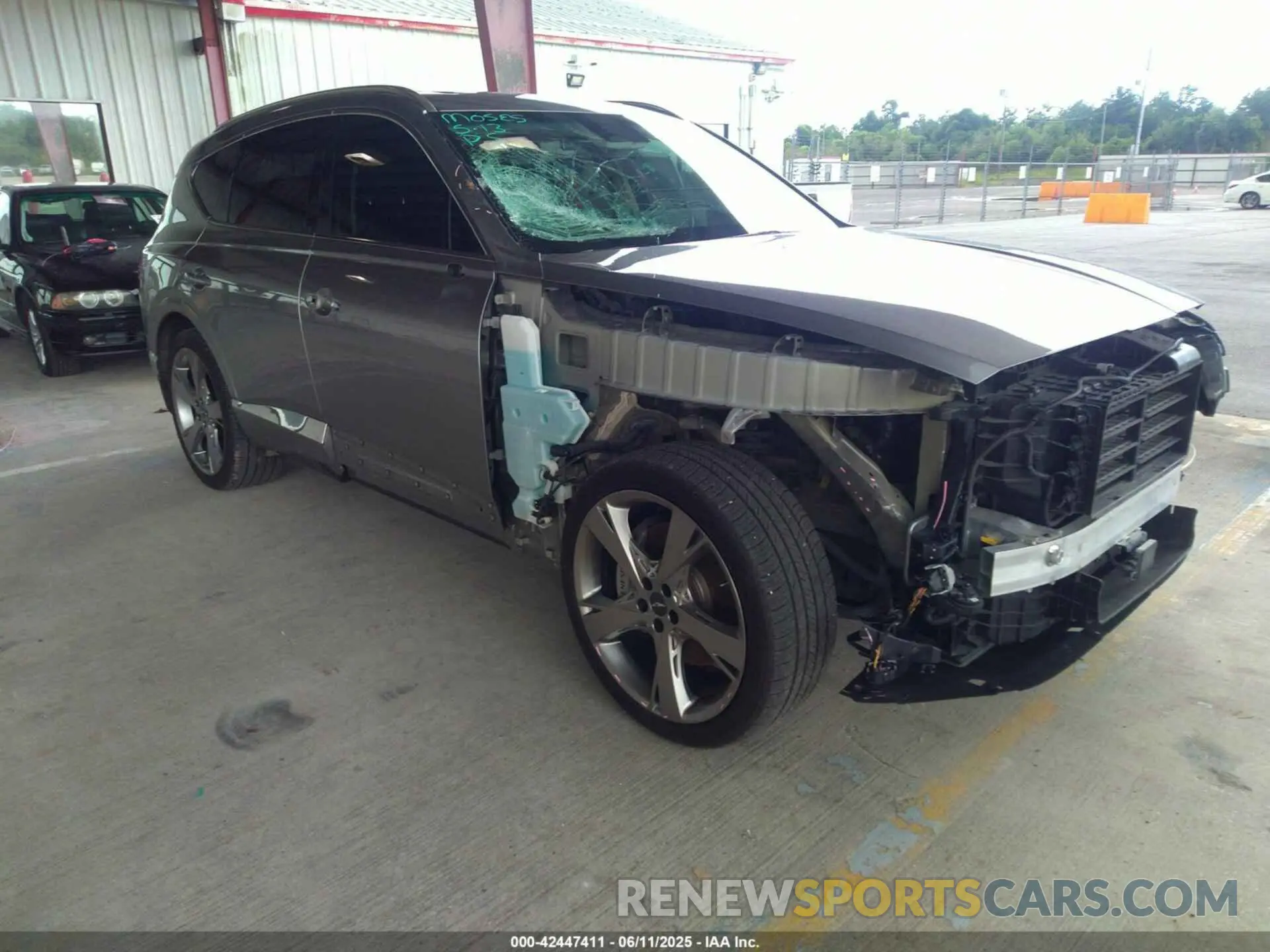 1 Photograph of a damaged car KMUHBDSB4NU083139 GENESIS GV80 2022