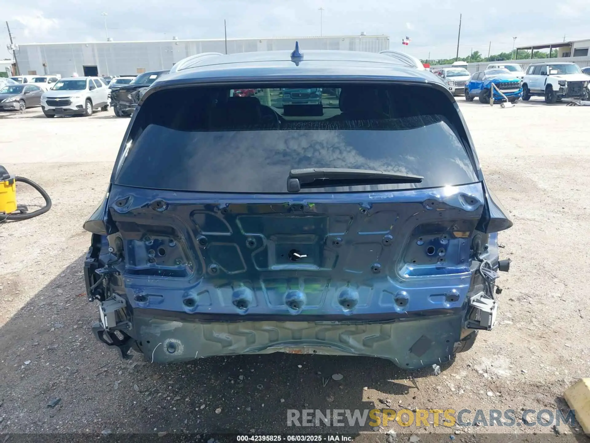17 Photograph of a damaged car KMUHBDSB2PU109420 GENESIS GV80 2023