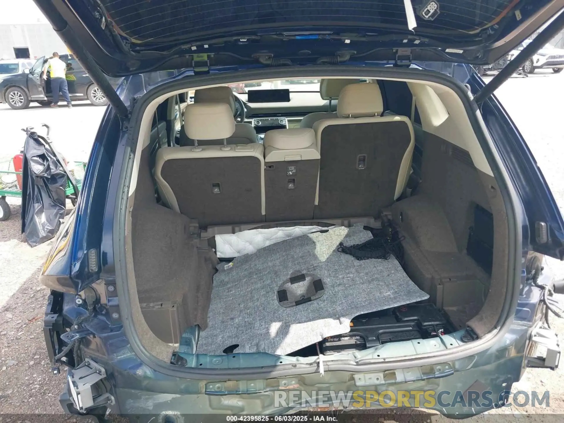 18 Photograph of a damaged car KMUHBDSB2PU109420 GENESIS GV80 2023