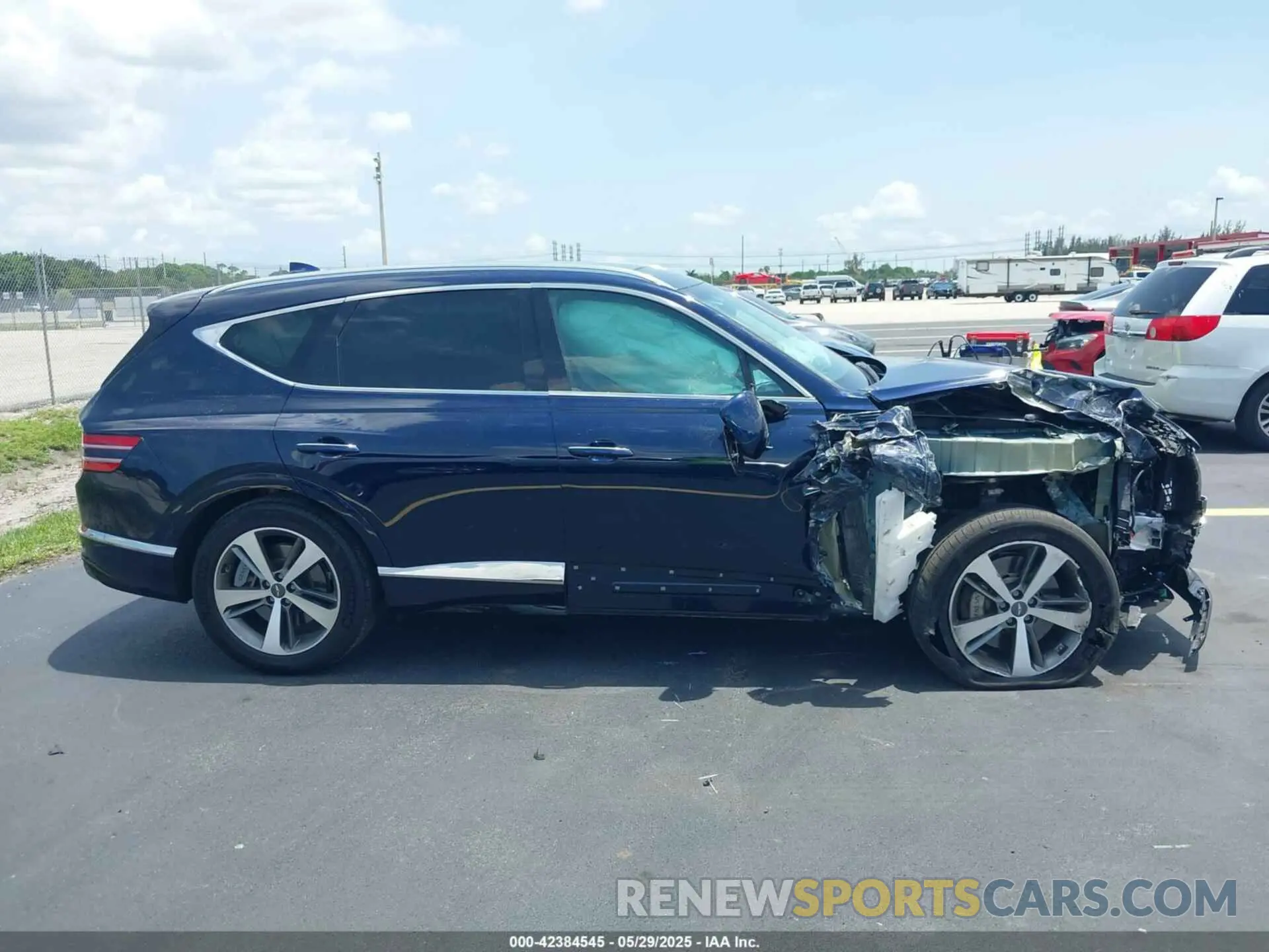 13 Photograph of a damaged car KMUHCESC1PU128519 GENESIS GV80 2023