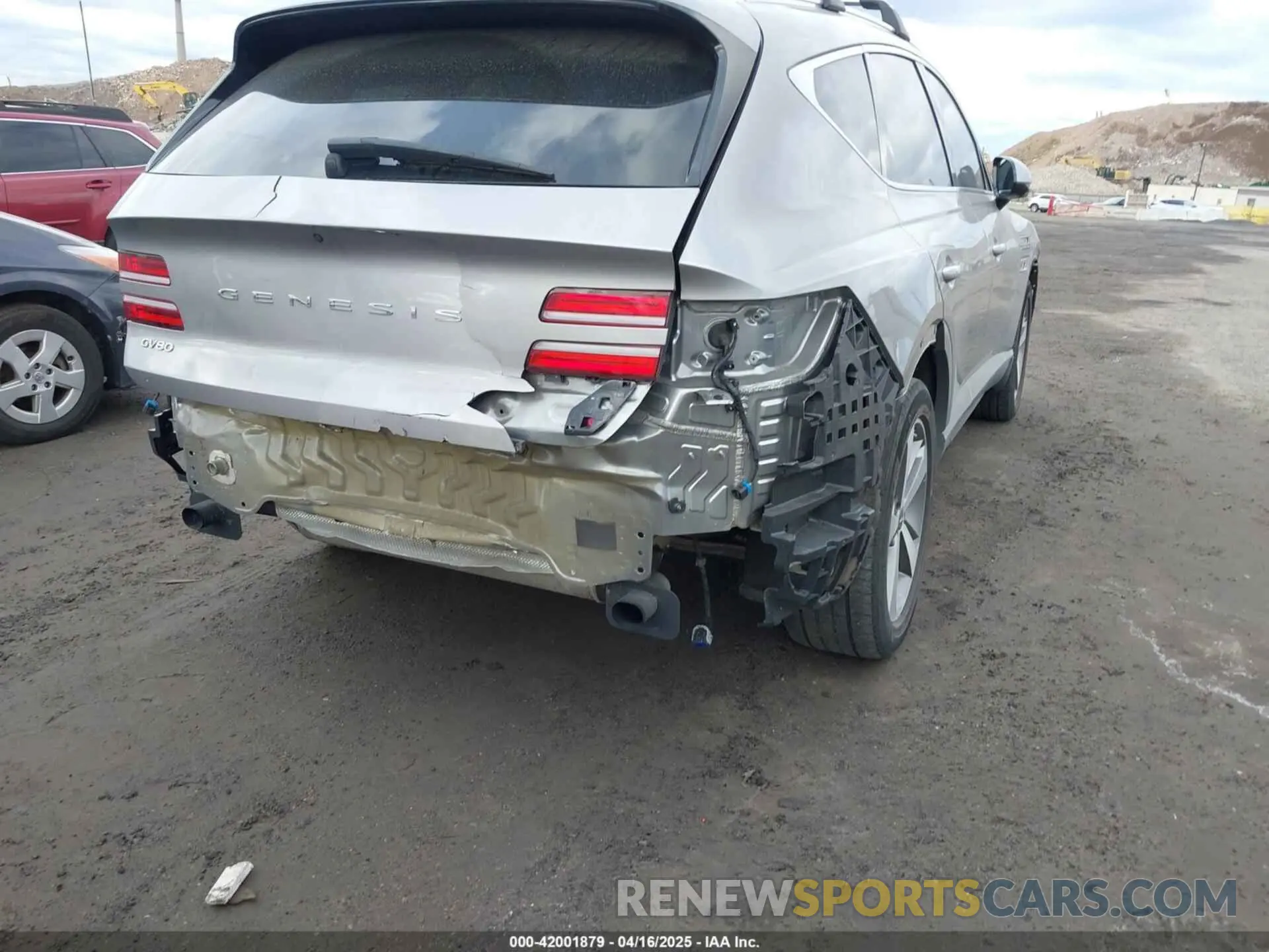 18 Photograph of a damaged car KMUHCESC1PU140766 GENESIS GV80 2023