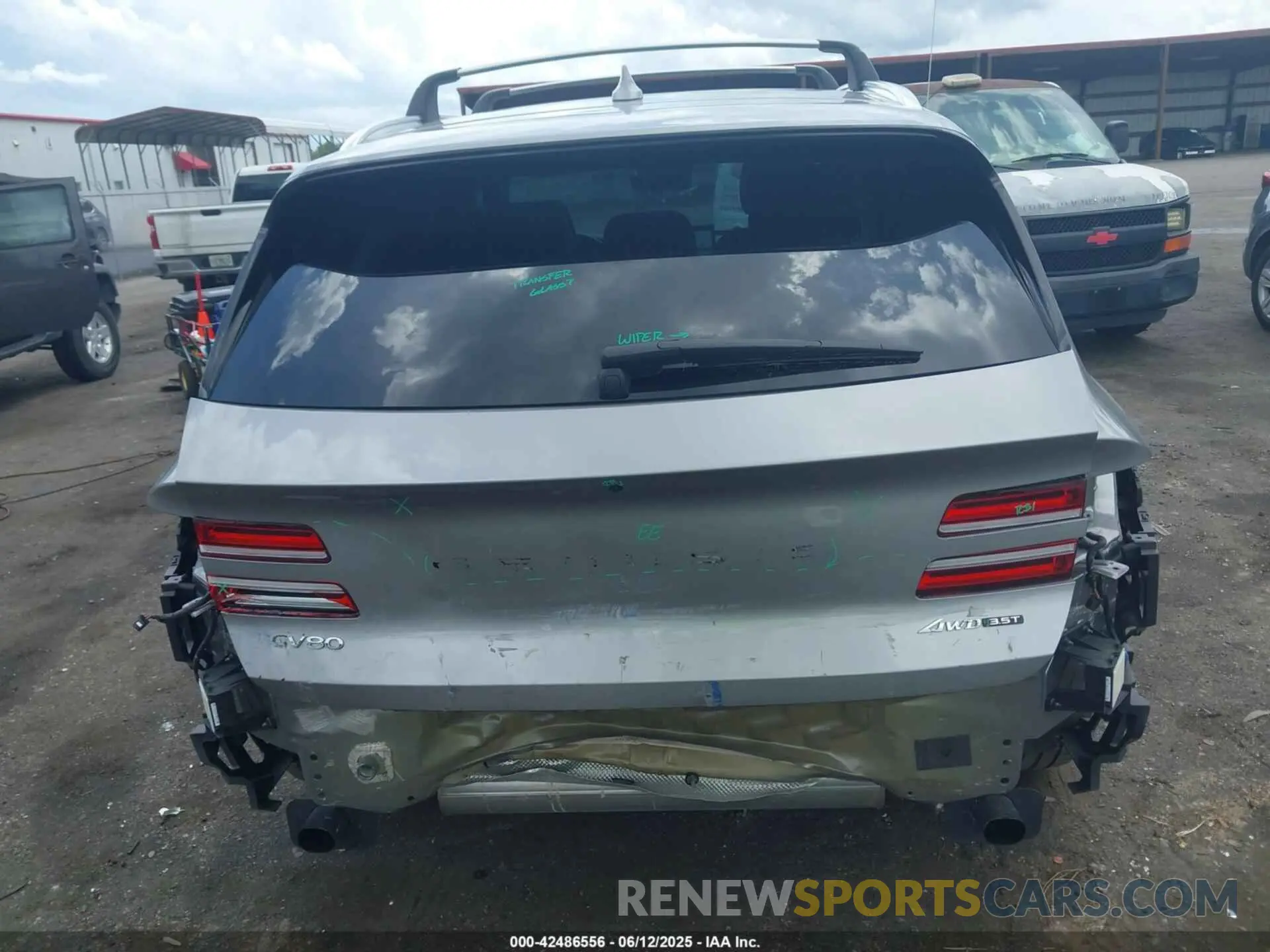 16 Photograph of a damaged car KMUHCESCXPU133511 GENESIS GV80 2023