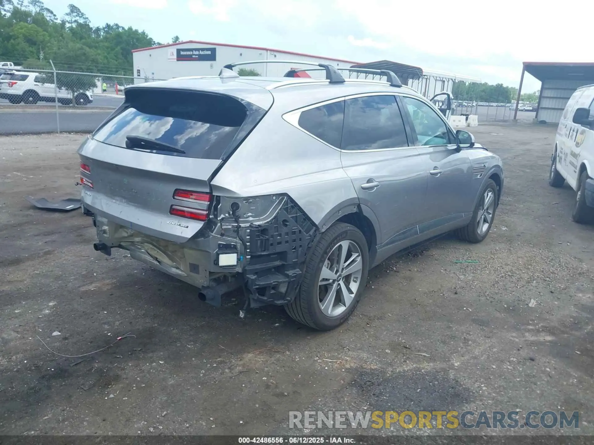 4 Photograph of a damaged car KMUHCESCXPU133511 GENESIS GV80 2023