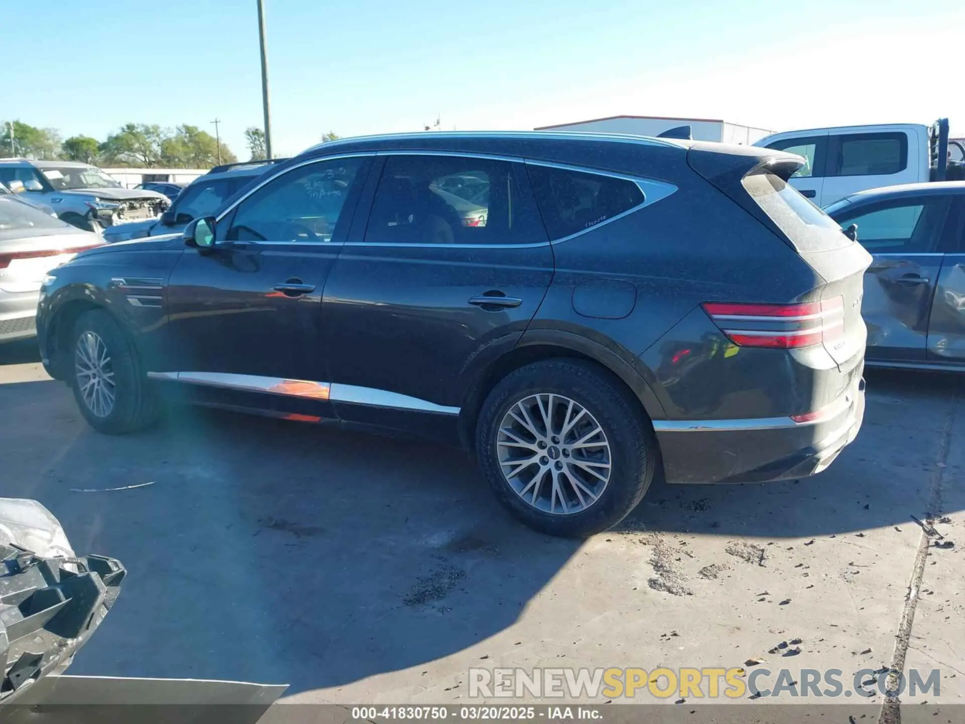 14 Photograph of a damaged car KMUHBDSB3RU169838 GENESIS GV80 2024