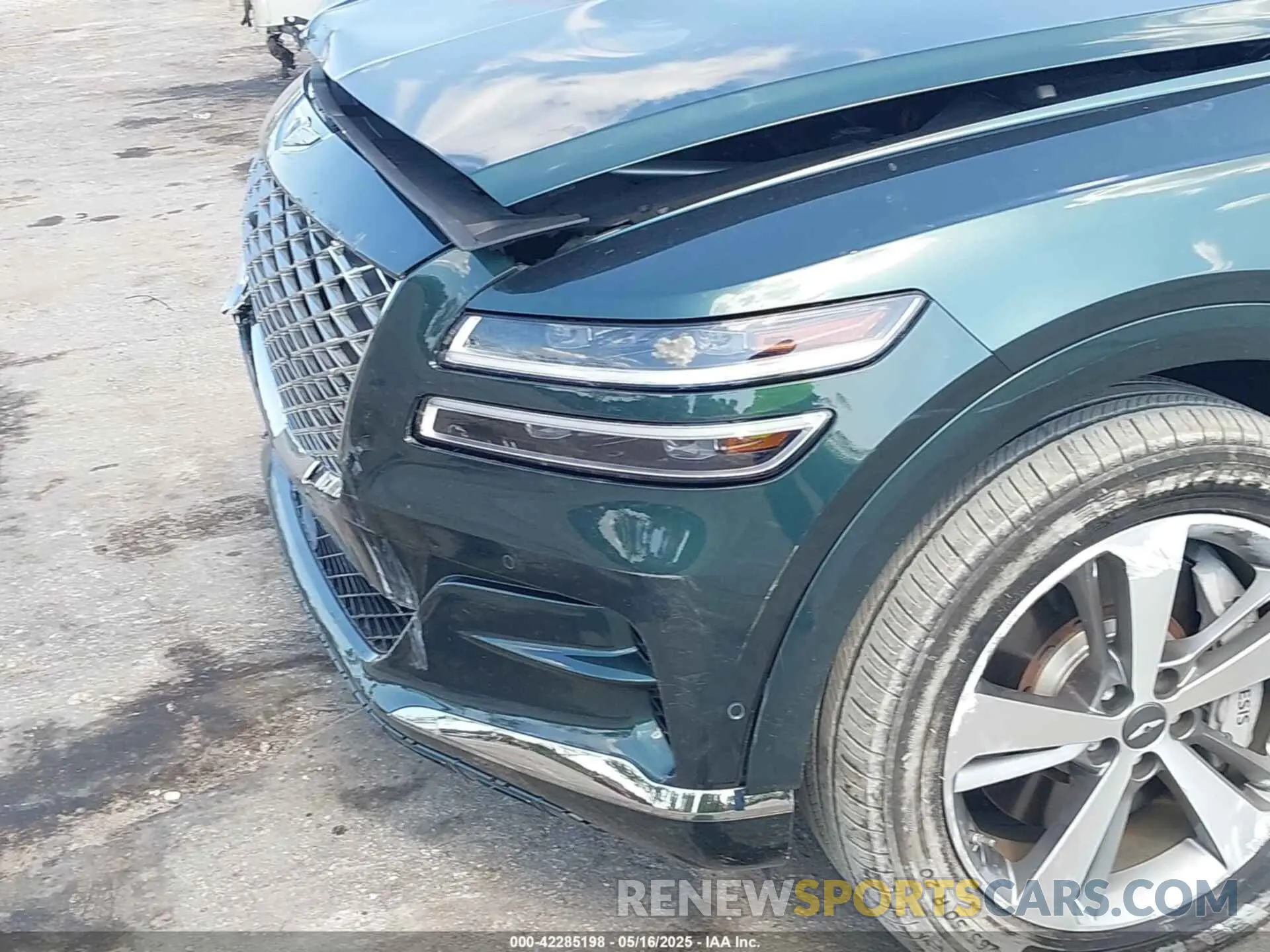 18 Photograph of a damaged car KMUHBDSB7RU154890 GENESIS GV80 2024