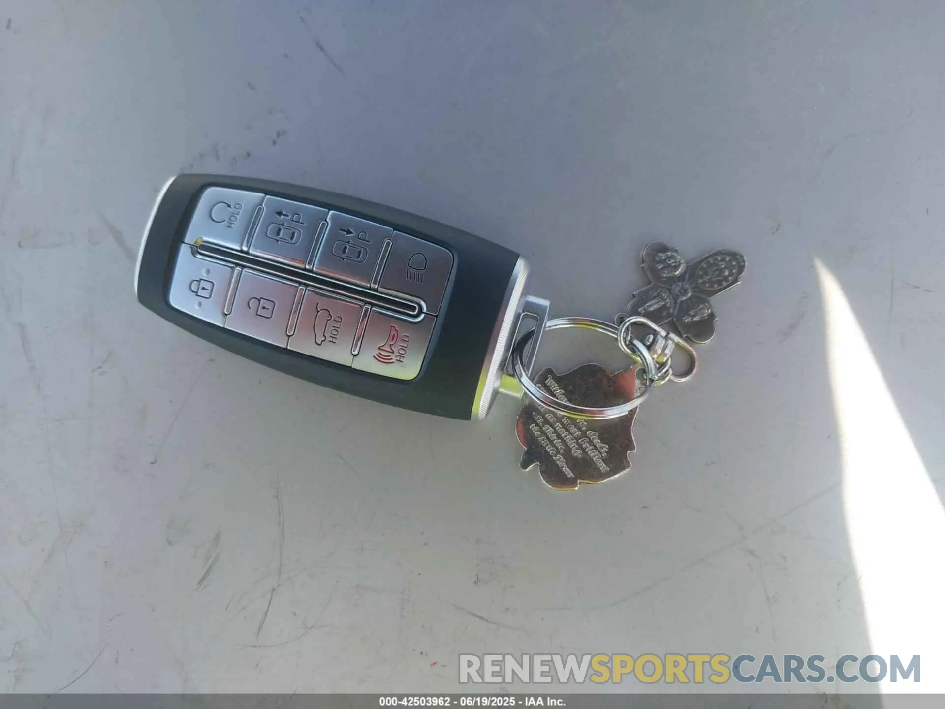 11 Фотография поврежденного автомобиля KMUHBDSB7RU198257 GENESIS GV80 2024