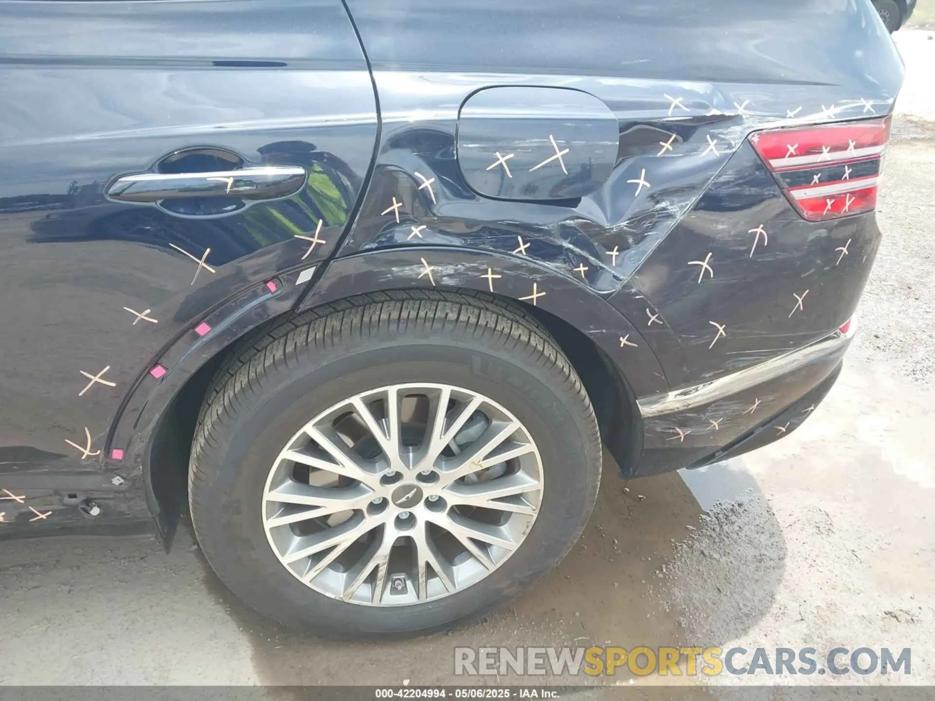 17 Photograph of a damaged car KMUHBDSB8RU204289 GENESIS GV80 2024
