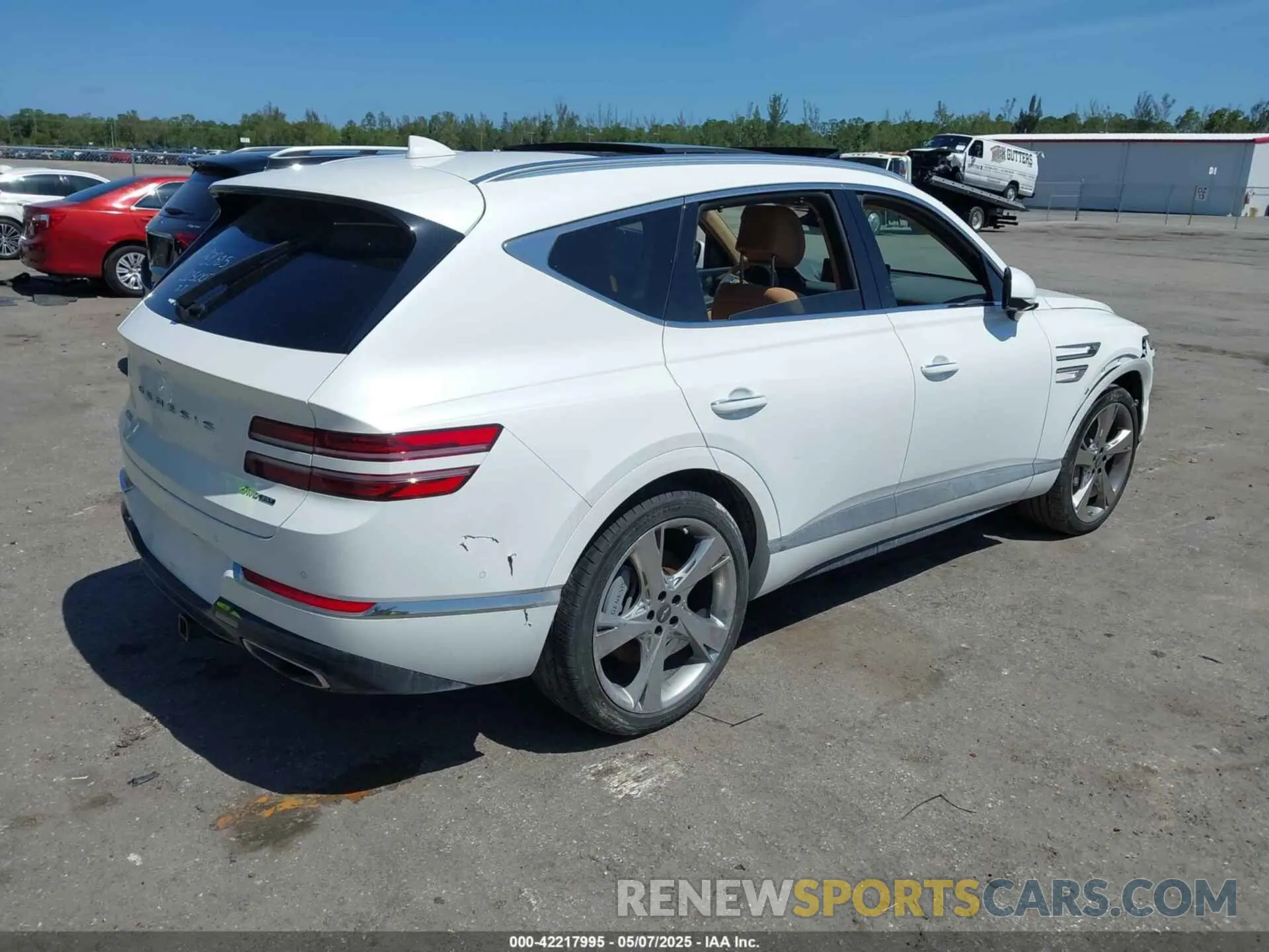 4 Photograph of a damaged car KMUHCESC5RU205007 GENESIS GV80 2024