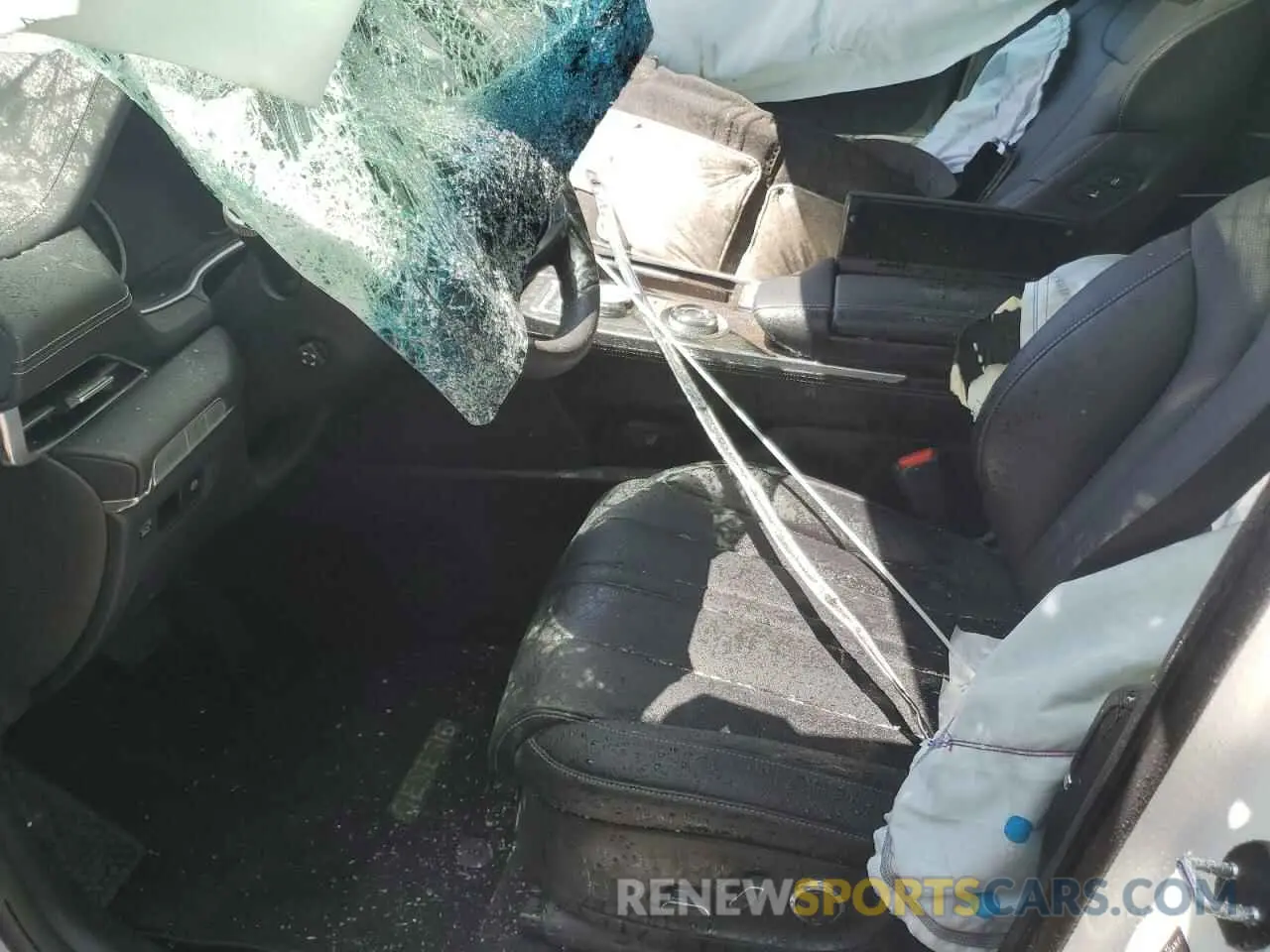 7 Photograph of a damaged car KMUHCESC8RU195038 GENESIS GV80 2024