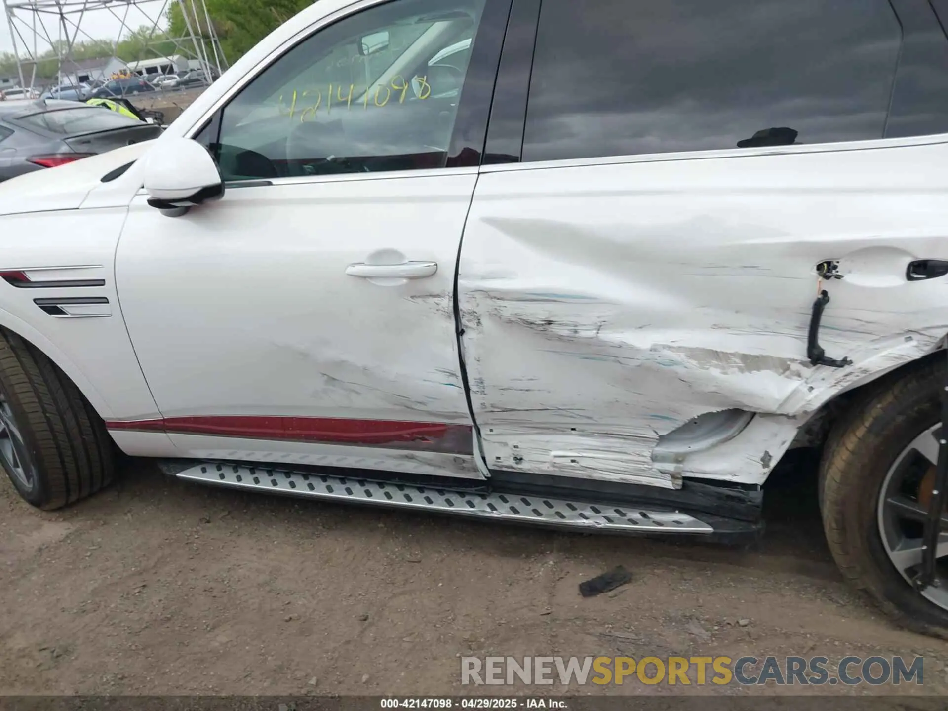 14 Photograph of a damaged car KMUHBESB4SU261777 GENESIS GV80 2025