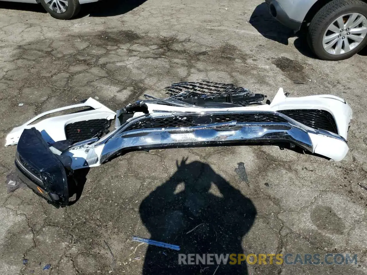13 Photograph of a damaged car KMUHEESC1SU250011 GENESIS GV80 PREST 2025