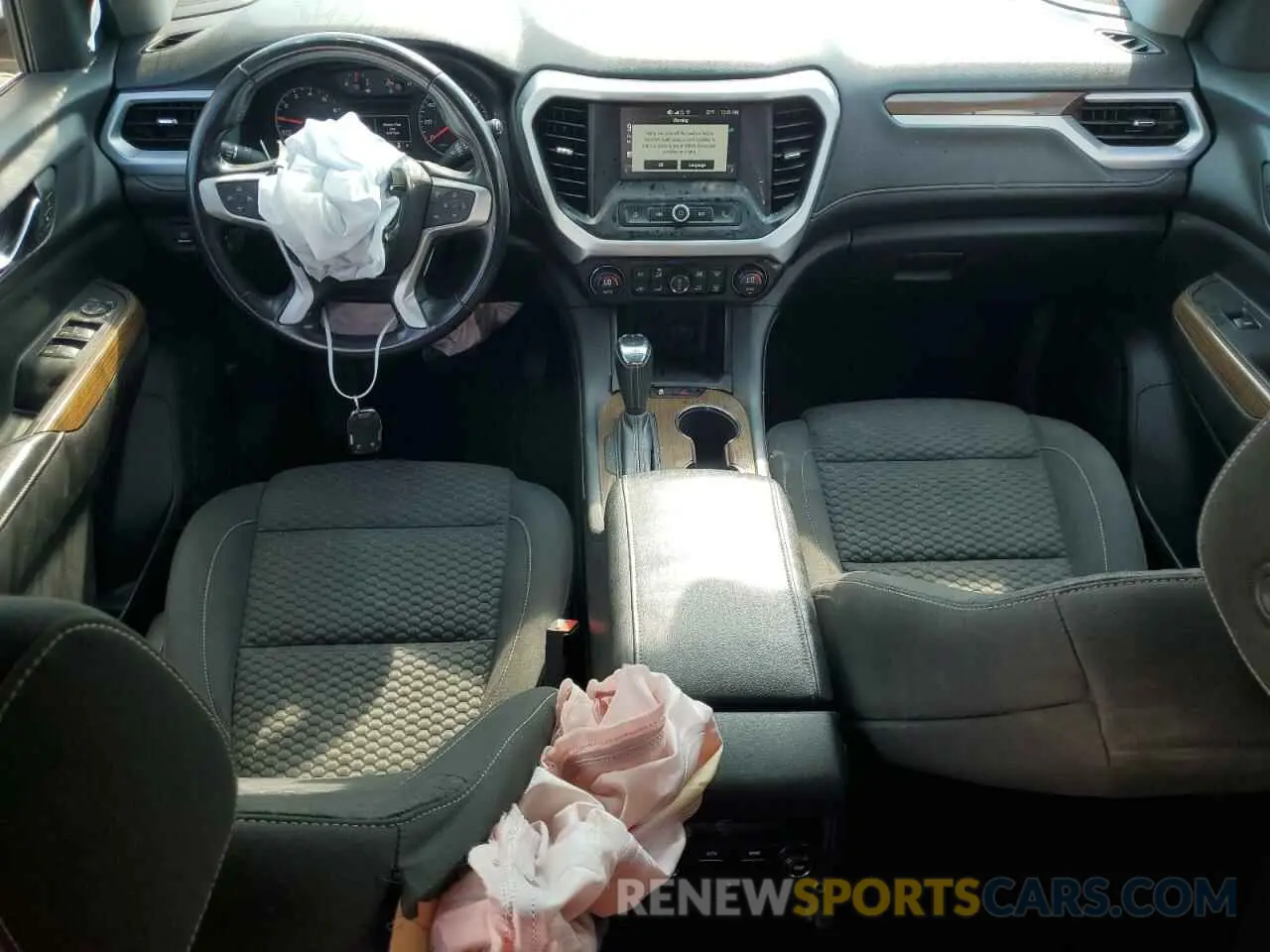 8 Photograph of a damaged car 1GKKNKLA0KZ137582 GMC ACADIA 2019