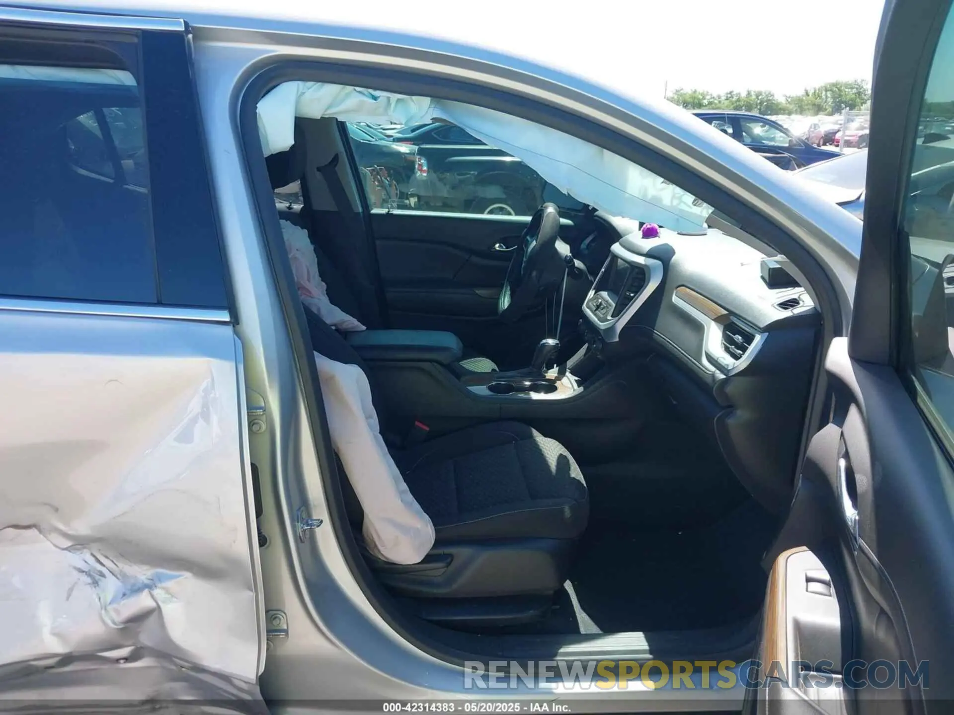 5 Photograph of a damaged car 1GKKNKLA1KZ196849 GMC ACADIA 2019