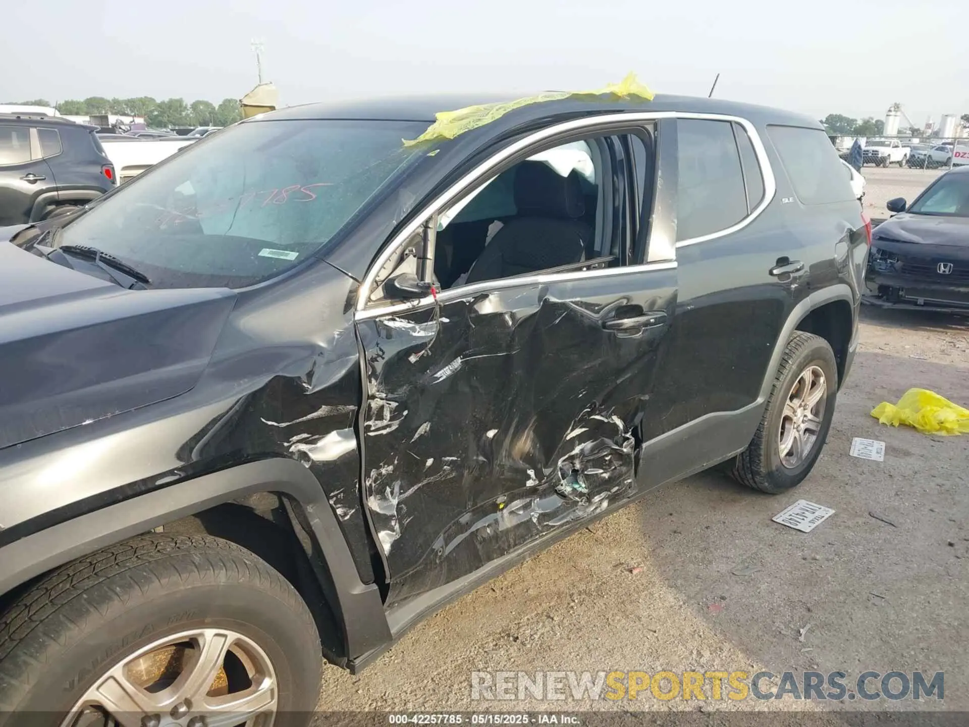 6 Photograph of a damaged car 1GKKNKLA3KZ140010 GMC ACADIA 2019