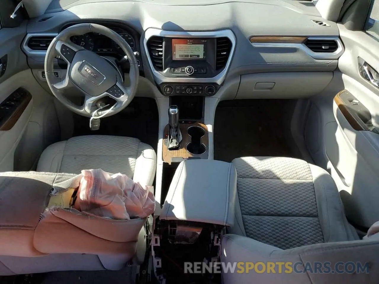 8 Photograph of a damaged car 1GKKNKLA4KZ133373 GMC ACADIA 2019
