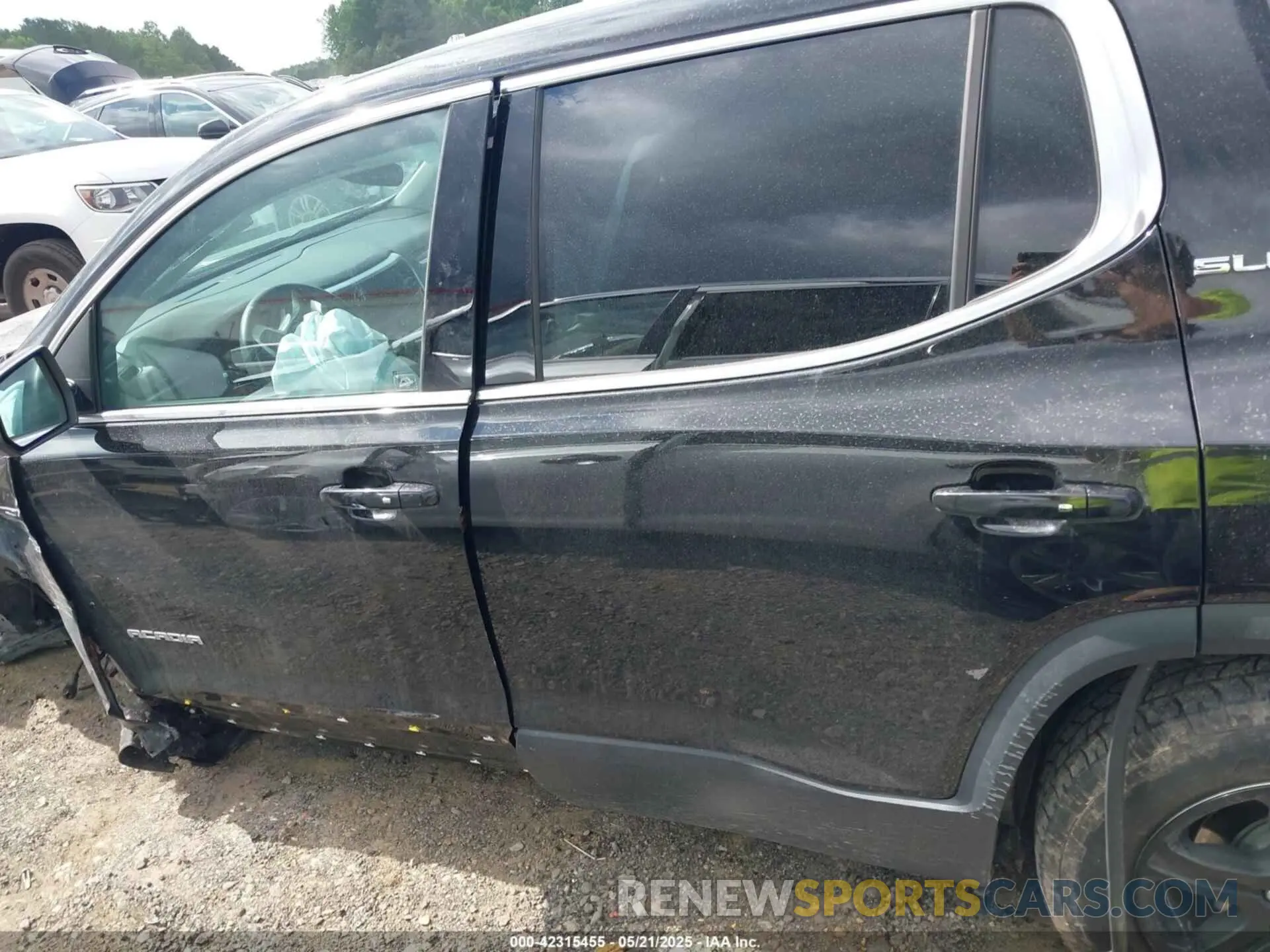 14 Photograph of a damaged car 1GKKNKLA5KZ299272 GMC ACADIA 2019