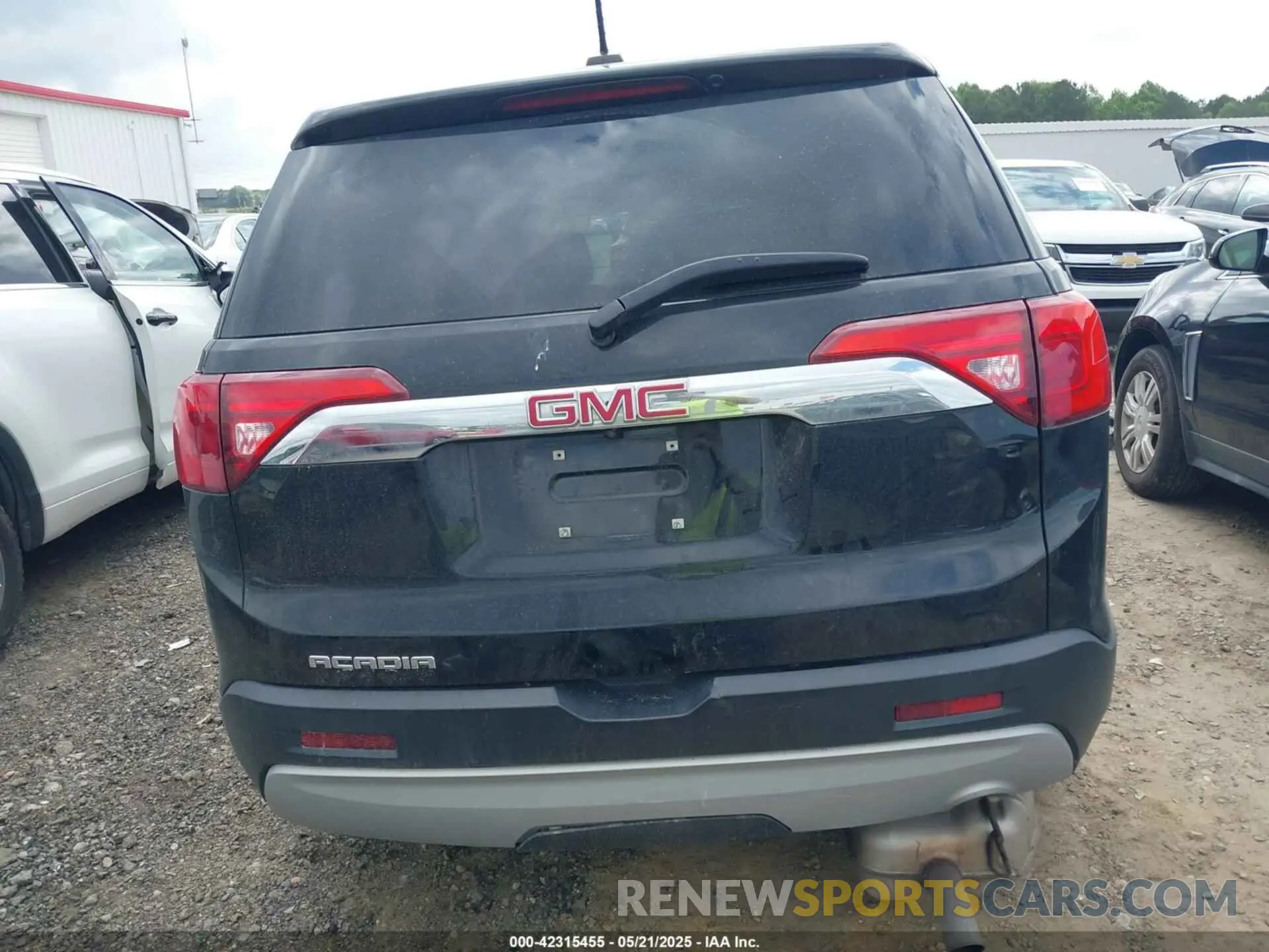 16 Photograph of a damaged car 1GKKNKLA5KZ299272 GMC ACADIA 2019