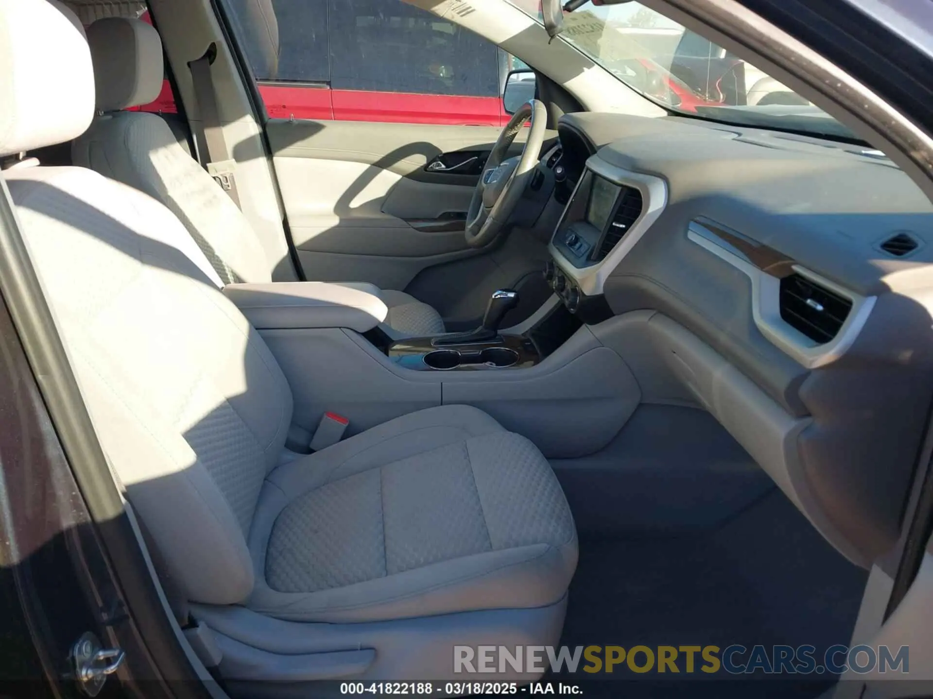 5 Photograph of a damaged car 1GKKNKLA9KZ106220 GMC ACADIA 2019