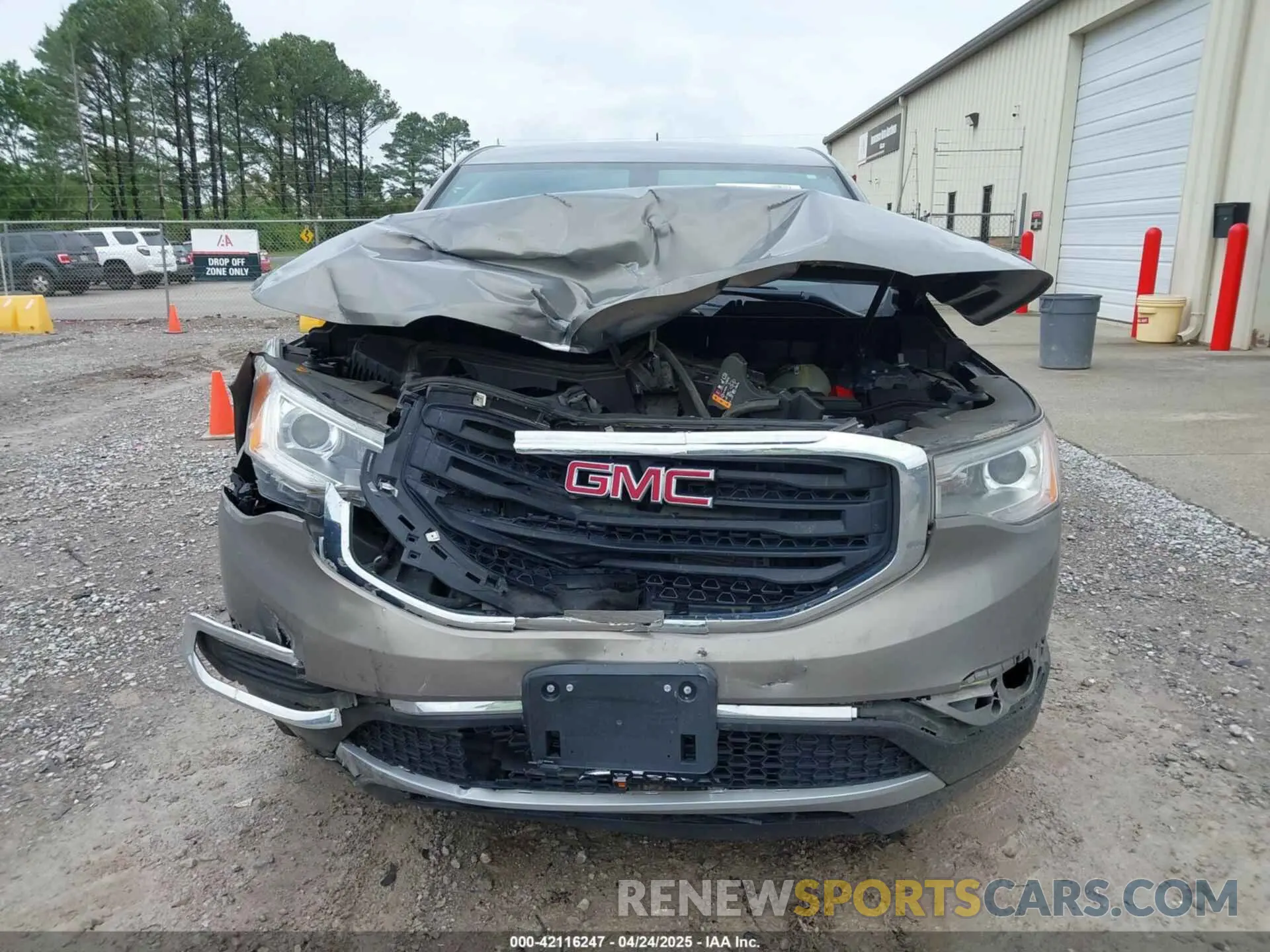 12 Photograph of a damaged car 1GKKNKLAXKZ266395 GMC ACADIA 2019