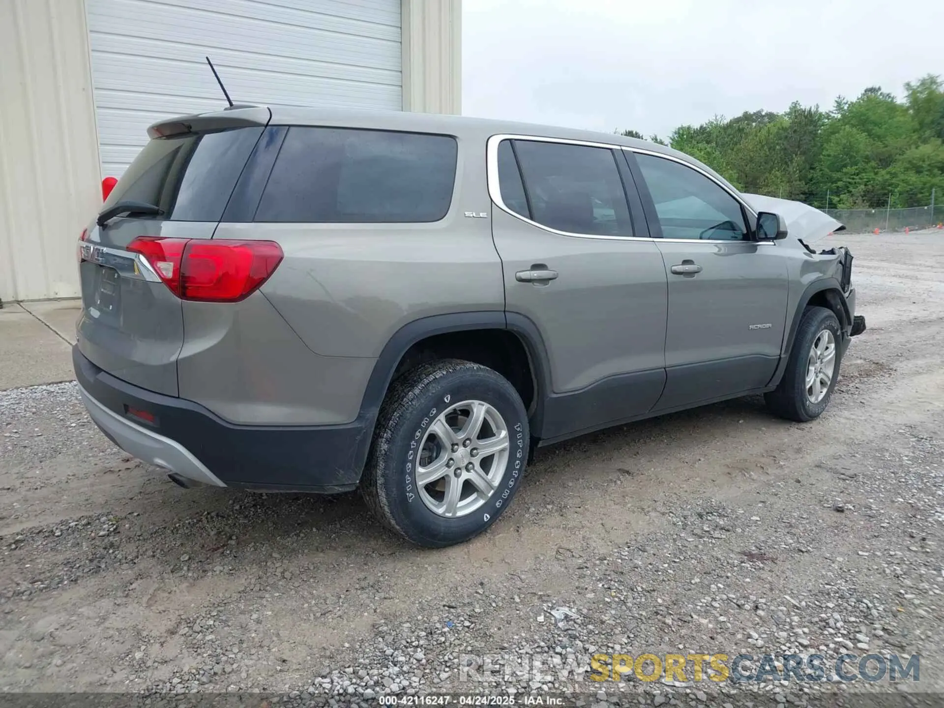 4 Photograph of a damaged car 1GKKNKLAXKZ266395 GMC ACADIA 2019