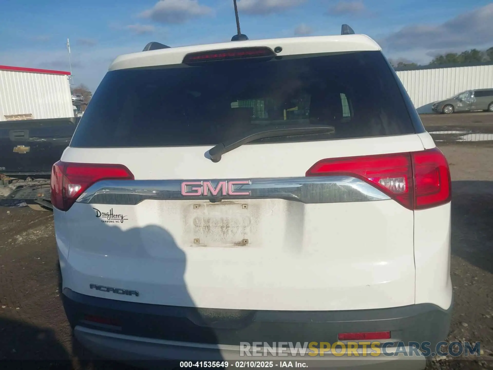 16 Photograph of a damaged car 1GKKNLLA1KZ263424 GMC ACADIA 2019