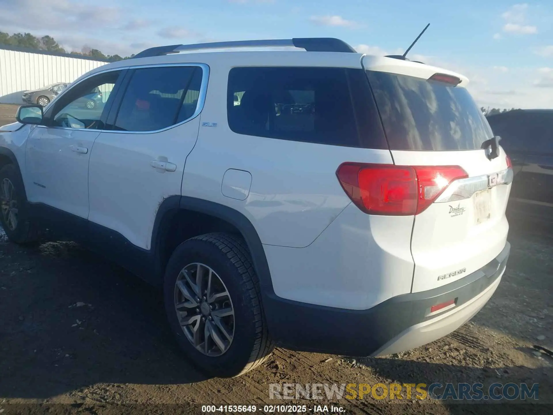 3 Photograph of a damaged car 1GKKNLLA1KZ263424 GMC ACADIA 2019