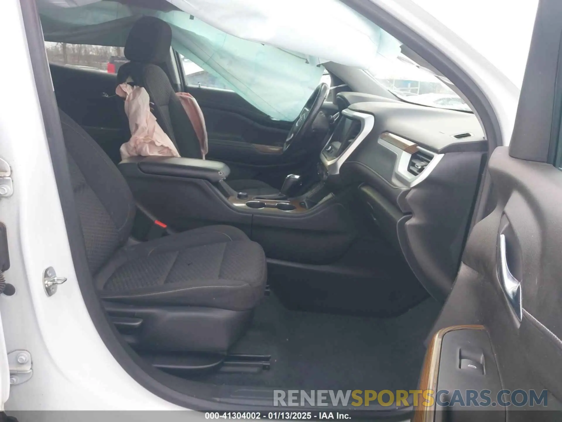 5 Photograph of a damaged car 1GKKNLLA2KZ148329 GMC ACADIA 2019