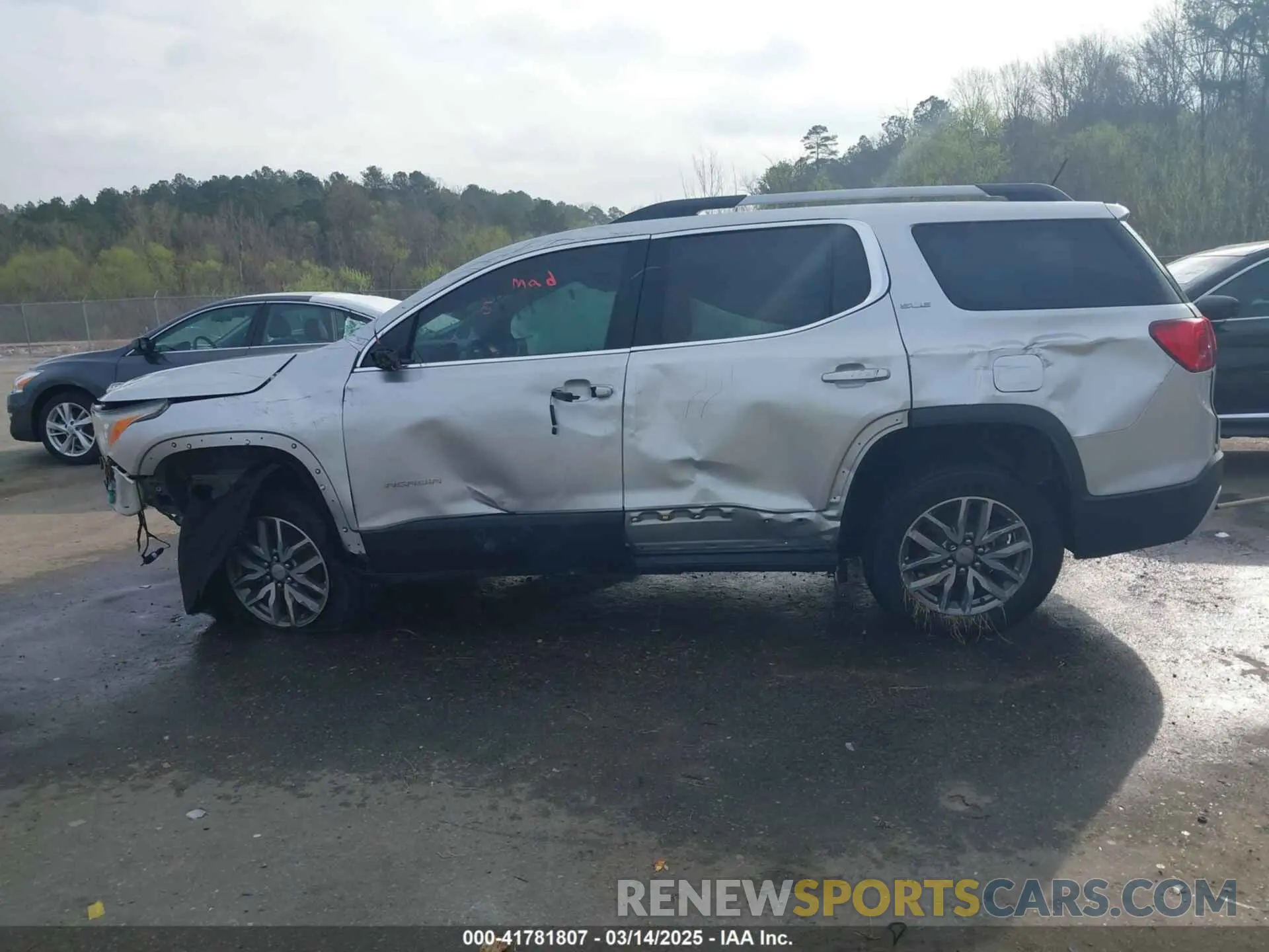 12 Photograph of a damaged car 1GKKNLLAXKZ190604 GMC ACADIA 2019