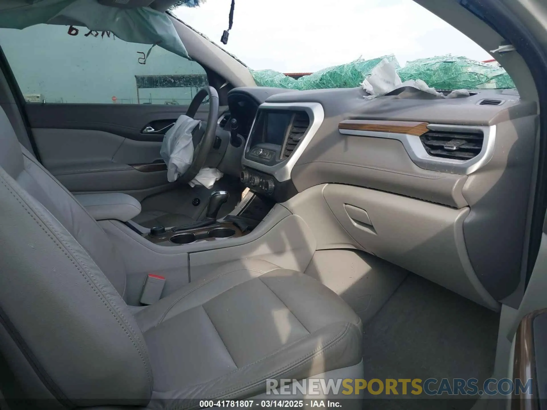 5 Photograph of a damaged car 1GKKNLLAXKZ190604 GMC ACADIA 2019