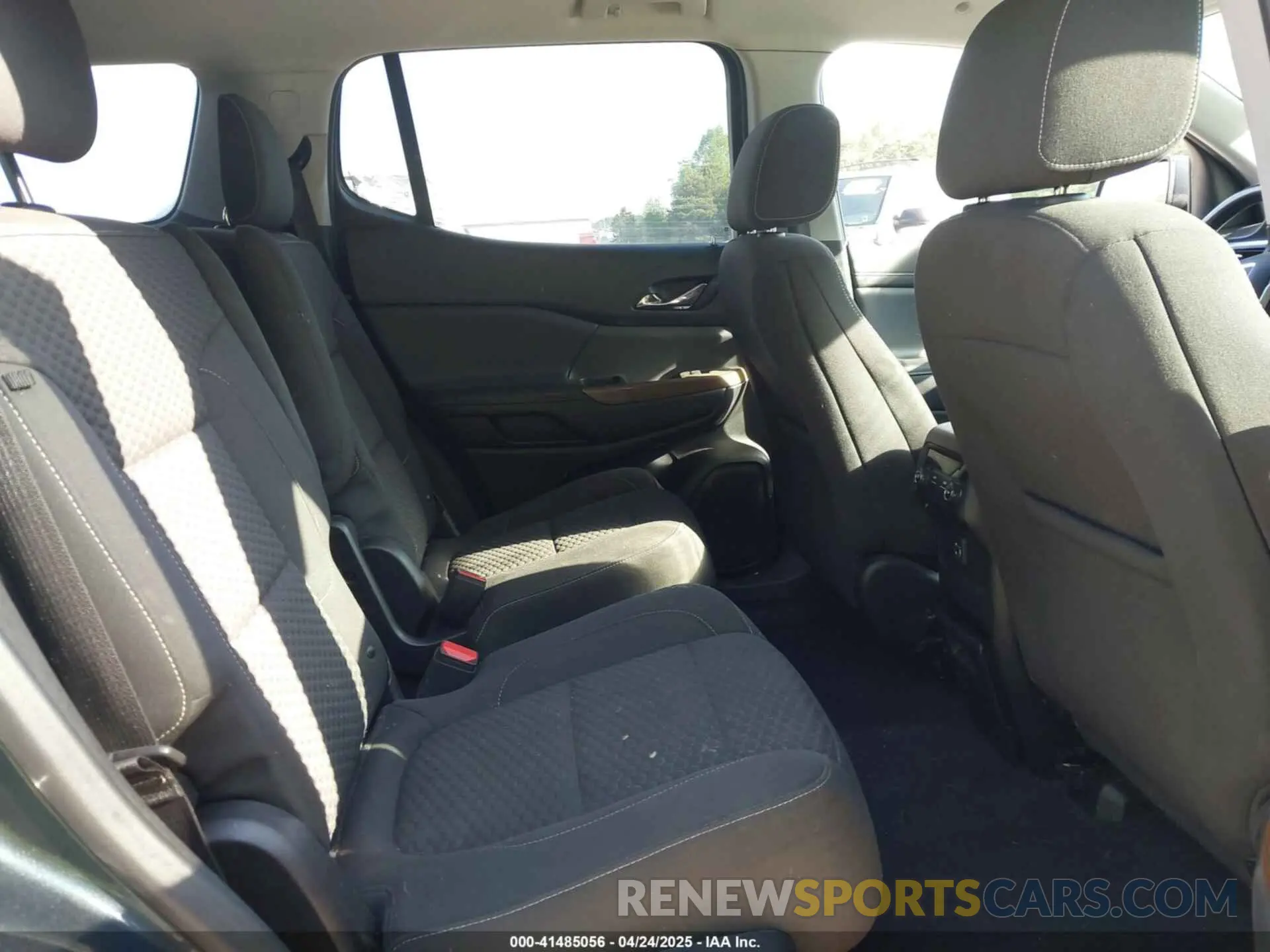 8 Фотография поврежденного автомобиля 1GKKNLLS2KZ276174 GMC ACADIA 2019
