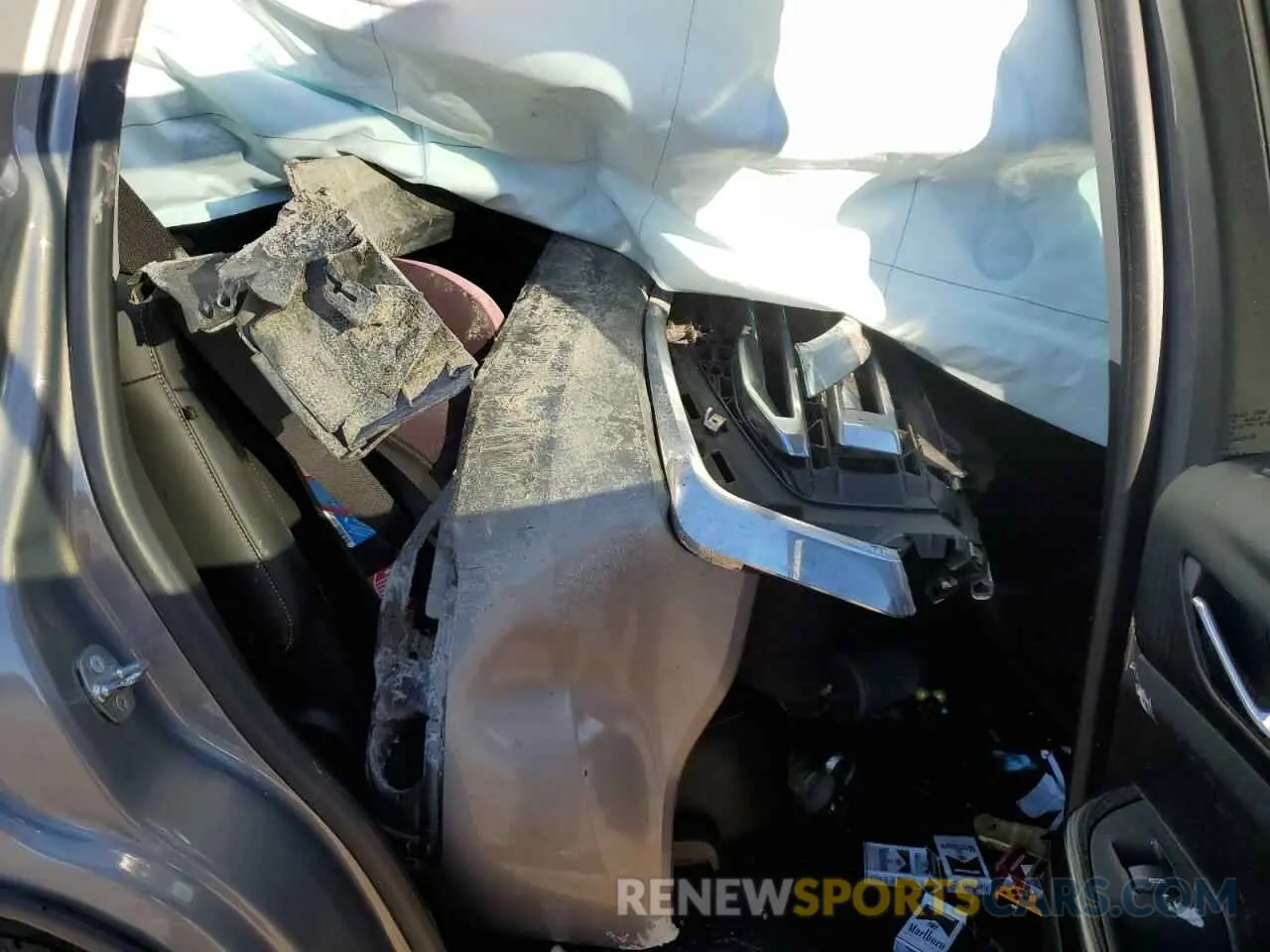 11 Photograph of a damaged car 1GKKNMLA3KZ119802 GMC ACADIA 2019