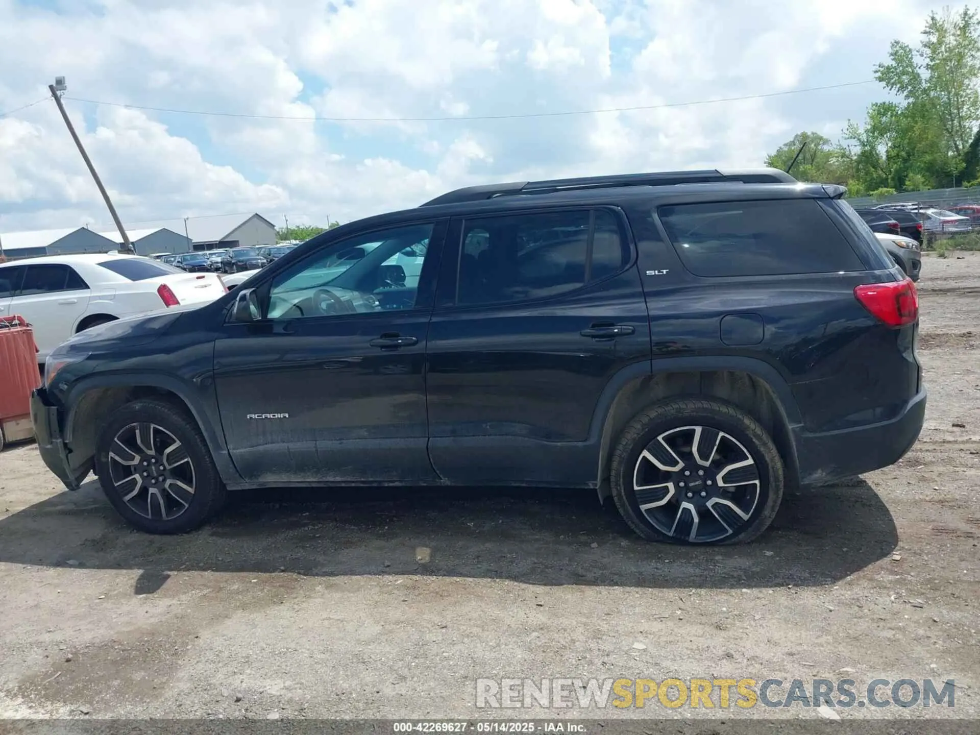 14 Photograph of a damaged car 1GKKNMLA8KZ285622 GMC ACADIA 2019