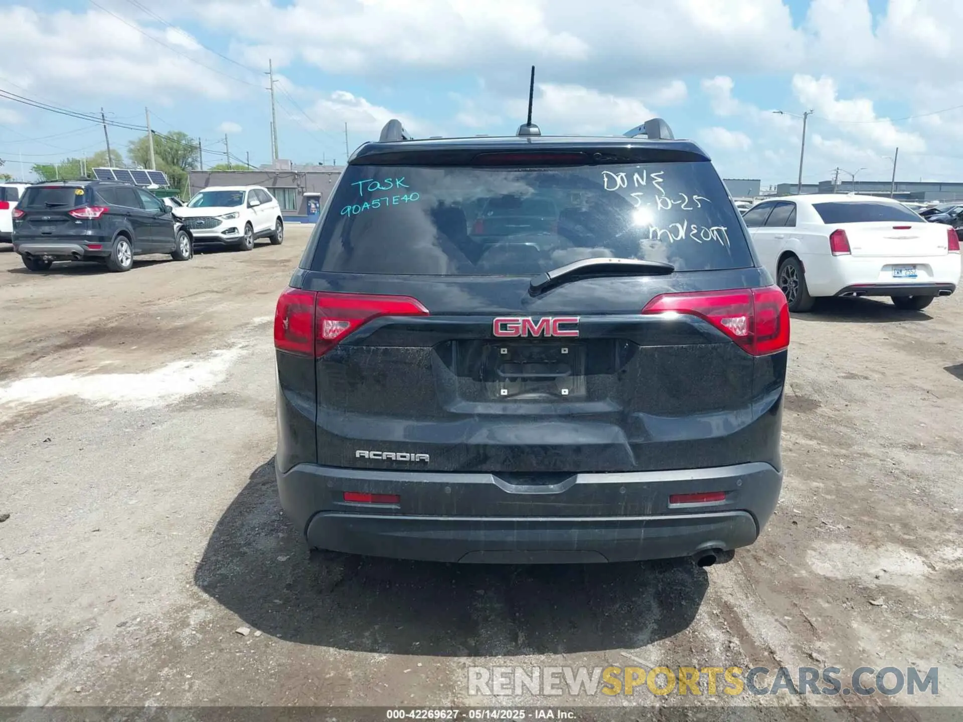 16 Photograph of a damaged car 1GKKNMLA8KZ285622 GMC ACADIA 2019