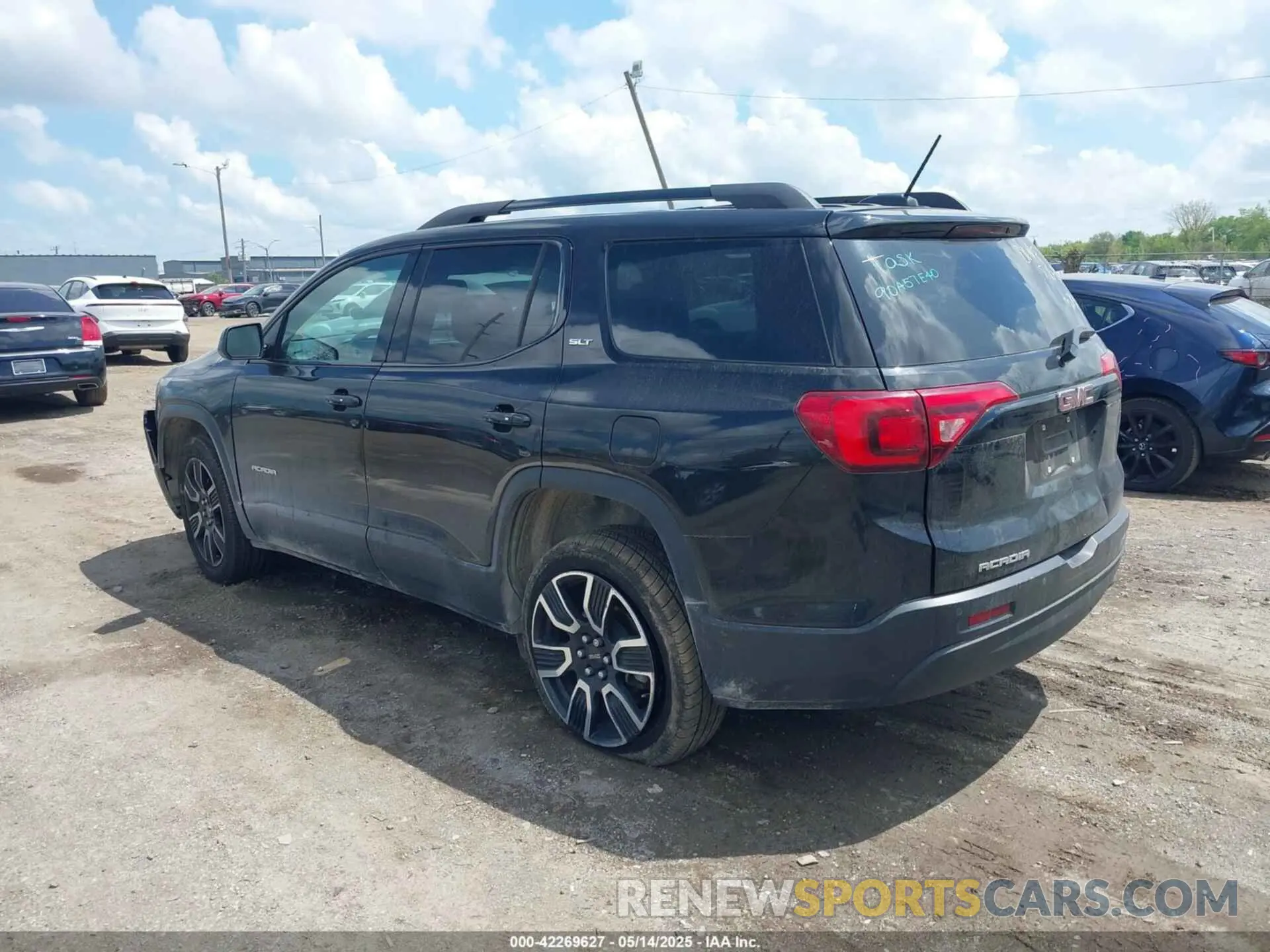 3 Photograph of a damaged car 1GKKNMLA8KZ285622 GMC ACADIA 2019