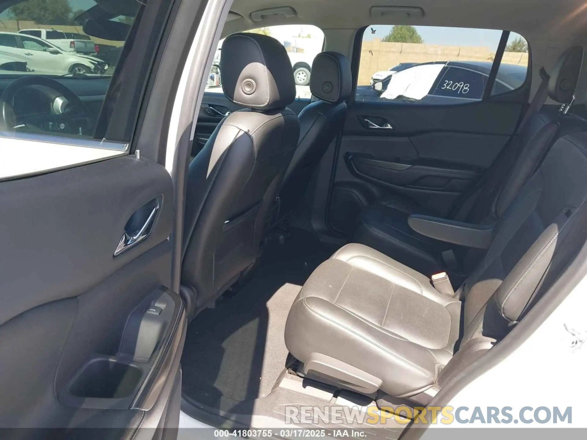 8 Фотография поврежденного автомобиля 1GKKNMLS0KZ235497 GMC ACADIA 2019