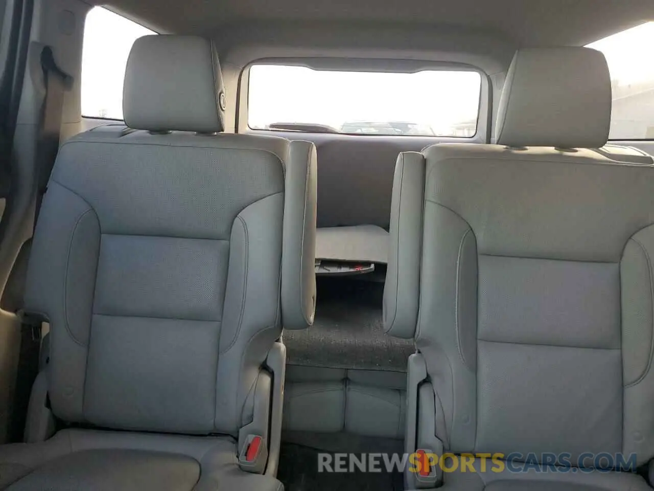 10 Photograph of a damaged car 1GKKNMLS1KZ120052 GMC ACADIA 2019