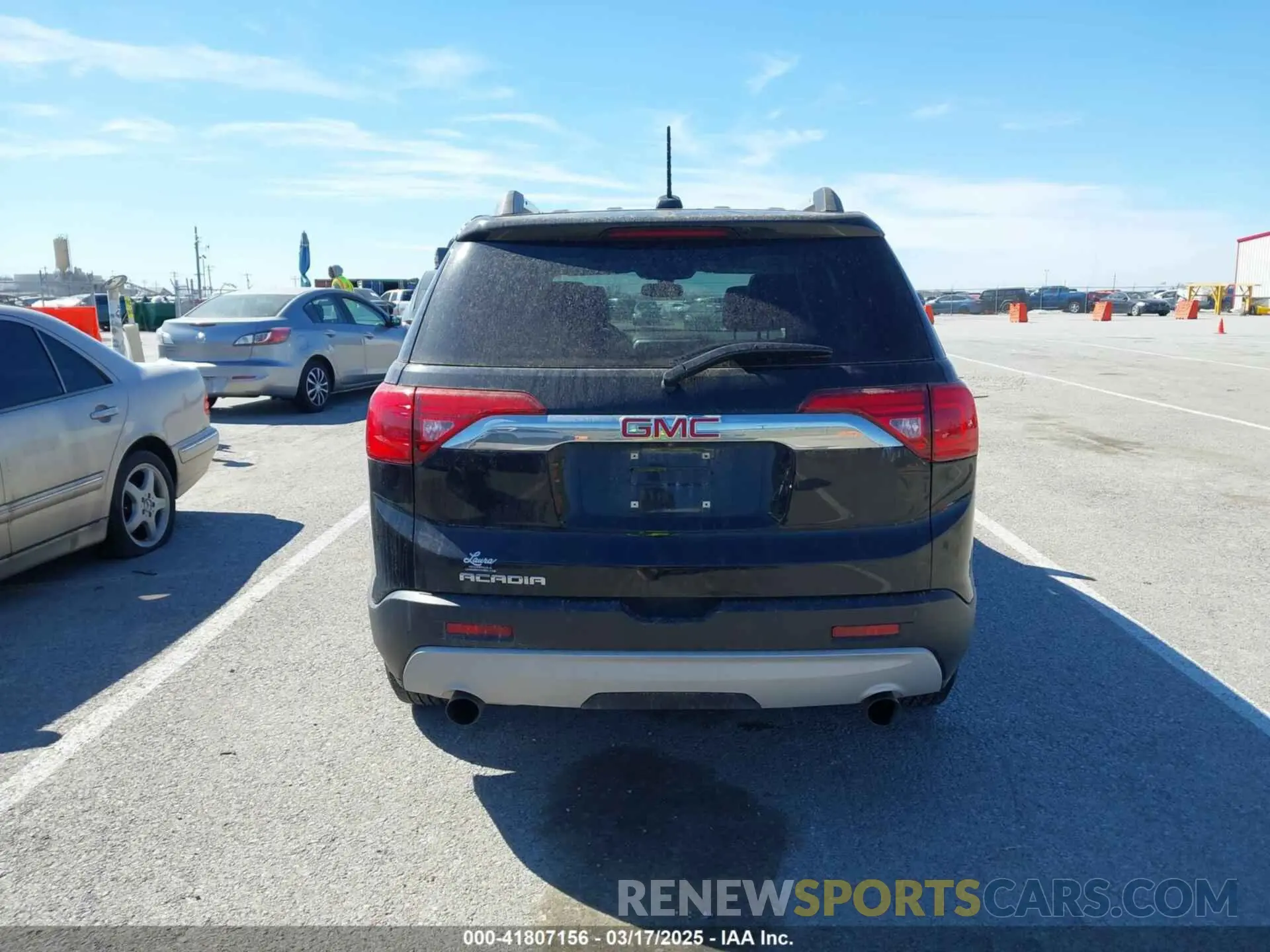 16 Photograph of a damaged car 1GKKNMLS1KZ274602 GMC ACADIA 2019