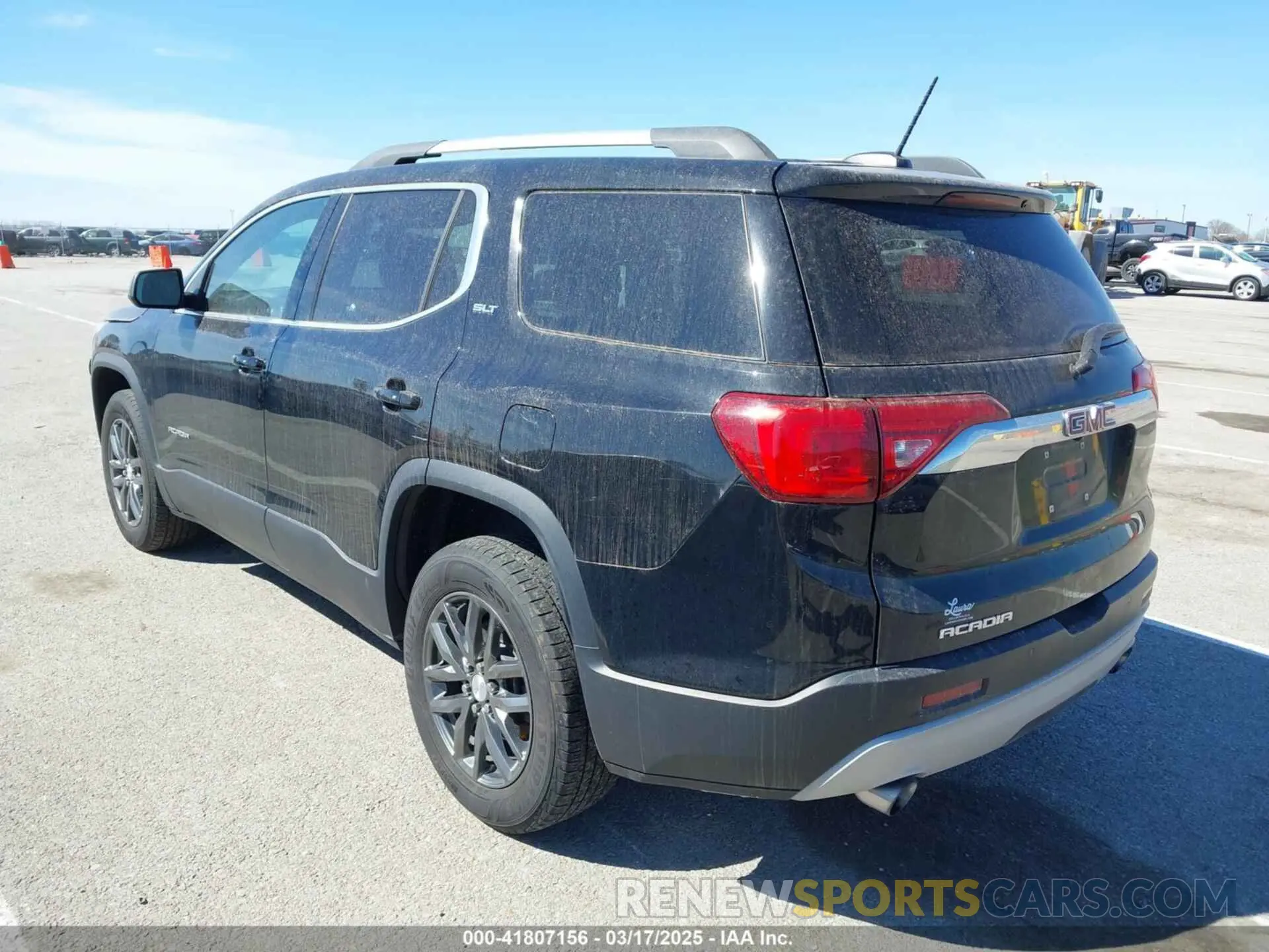 3 Photograph of a damaged car 1GKKNMLS1KZ274602 GMC ACADIA 2019