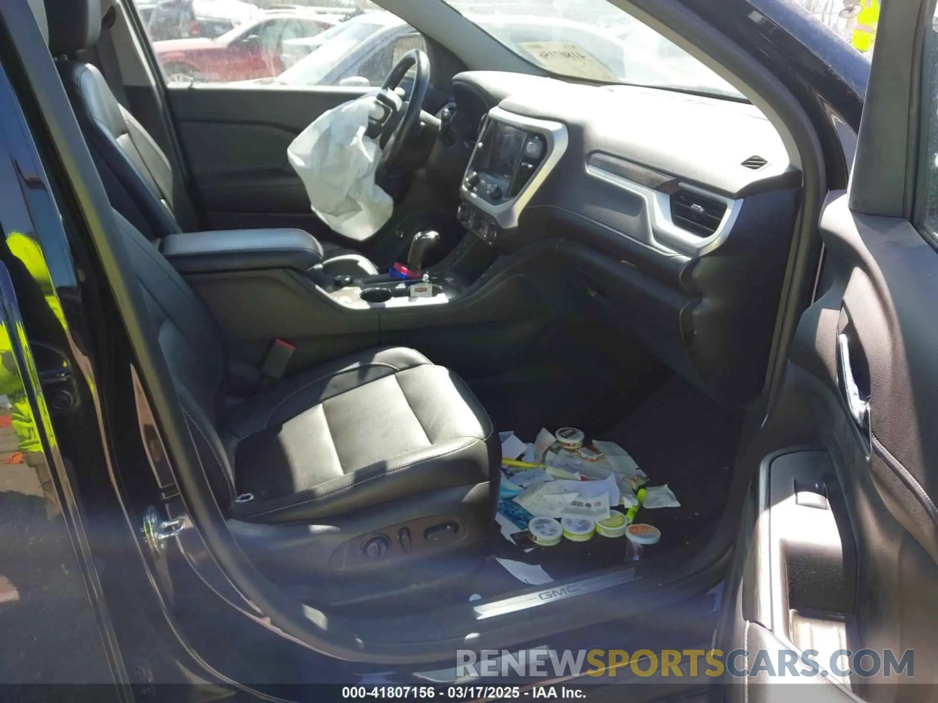 5 Photograph of a damaged car 1GKKNMLS1KZ274602 GMC ACADIA 2019