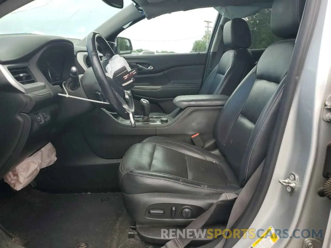 7 Photograph of a damaged car 1GKKNMLS3KZ249457 GMC ACADIA 2019