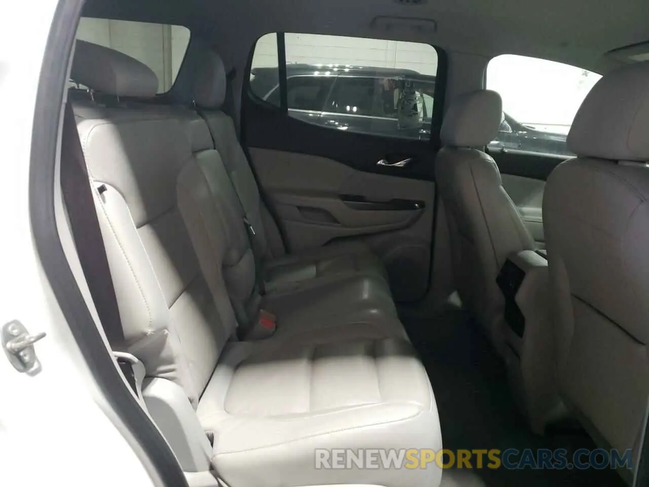 11 Photograph of a damaged car 1GKKNMLS5KZ202236 GMC ACADIA 2019