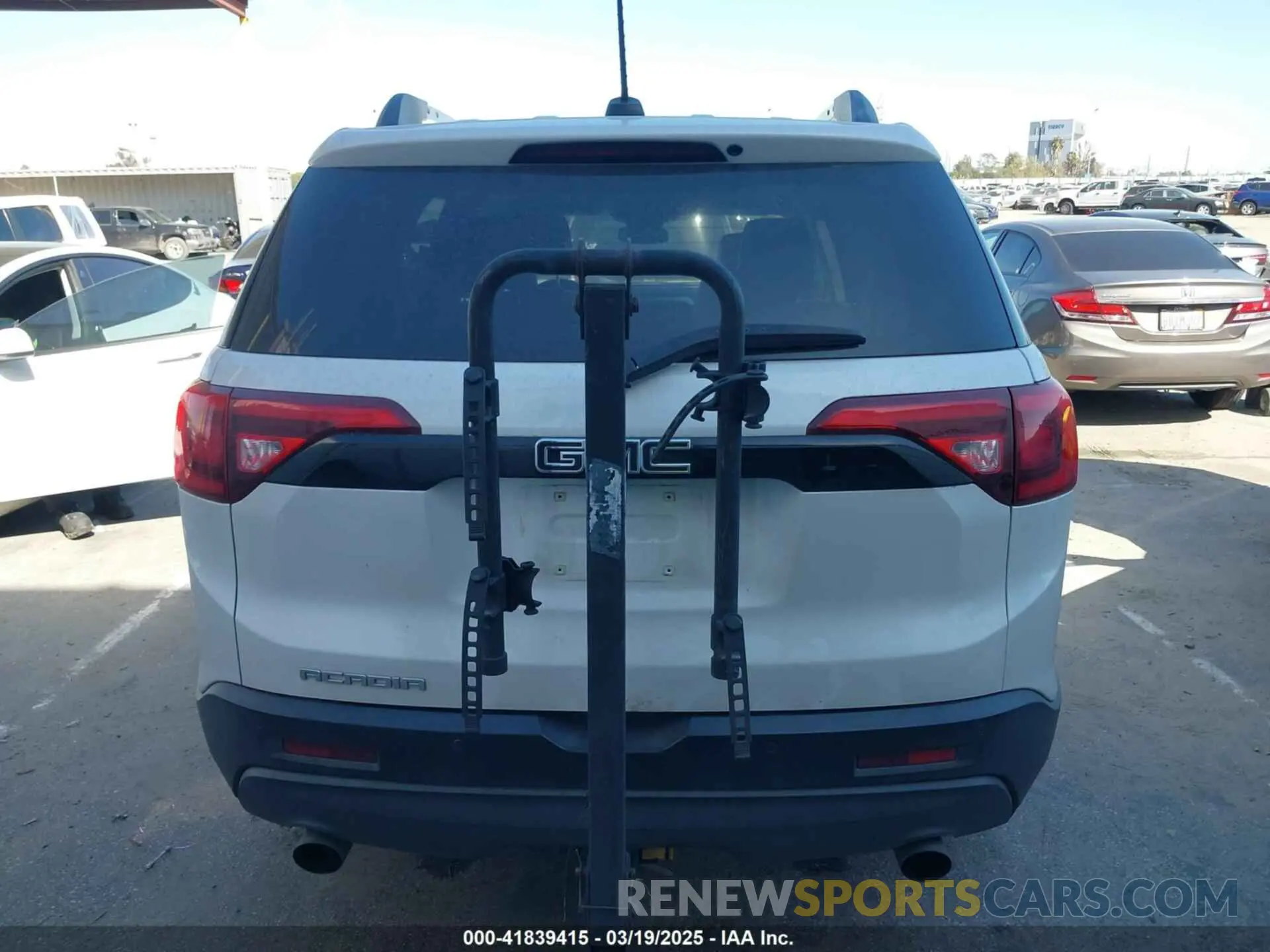 16 Фотография поврежденного автомобиля 1GKKNMLS5KZ212989 GMC ACADIA 2019