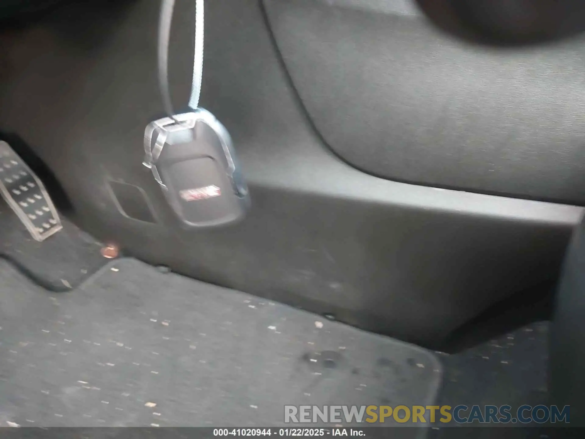 11 Photograph of a damaged car 1GKKNMLS6KZ210684 GMC ACADIA 2019