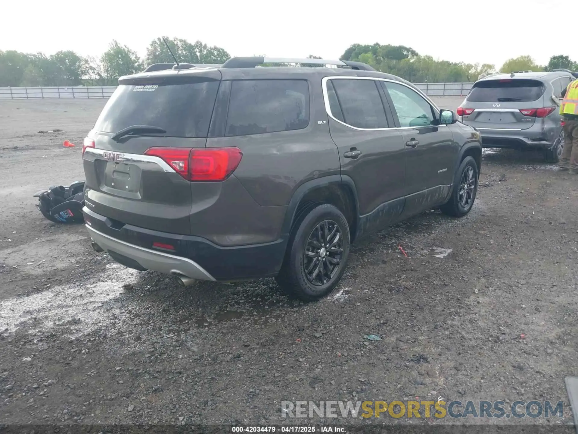 4 Photograph of a damaged car 1GKKNMLS6KZ220812 GMC ACADIA 2019